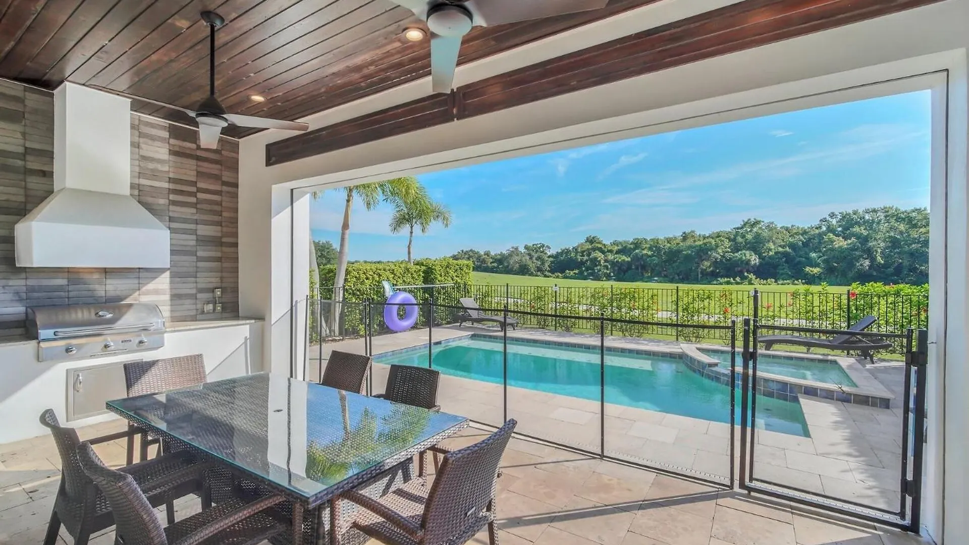 Elegant Oasis: 5 Bed In Orlando6633 Villa