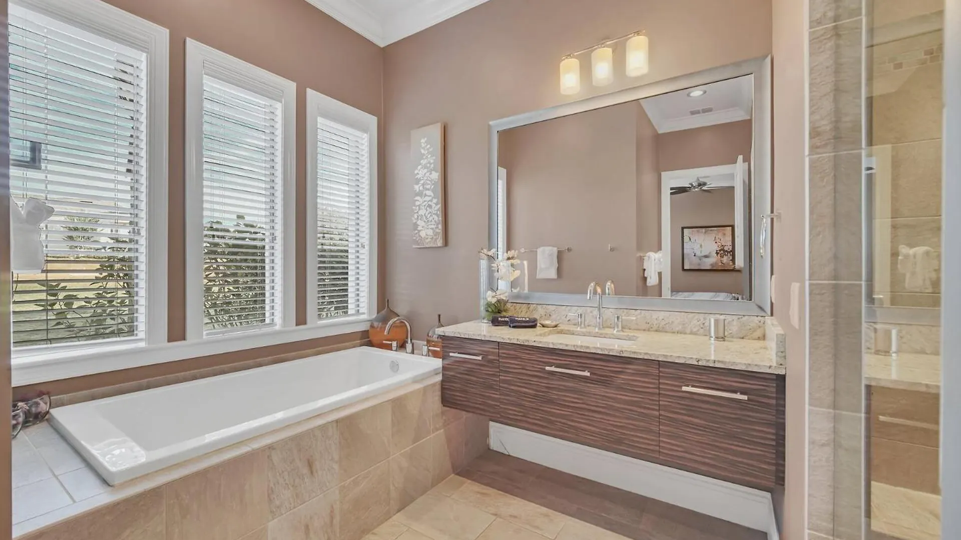 Elegant Oasis: 5 Bed In Orlando6633 Villa