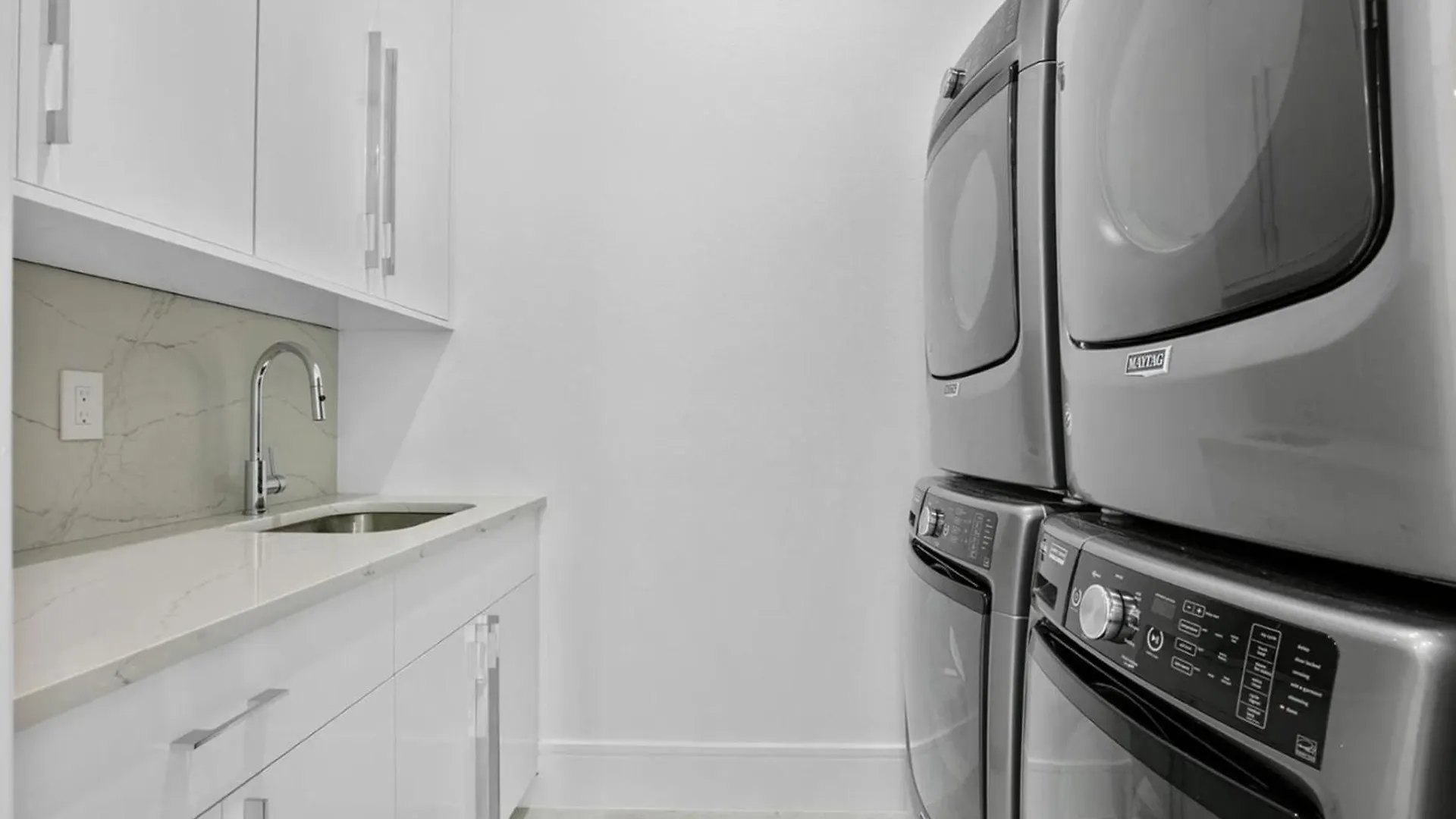 Orlando Dream Getaway: 8 Bedroom Villa6646 Villa *