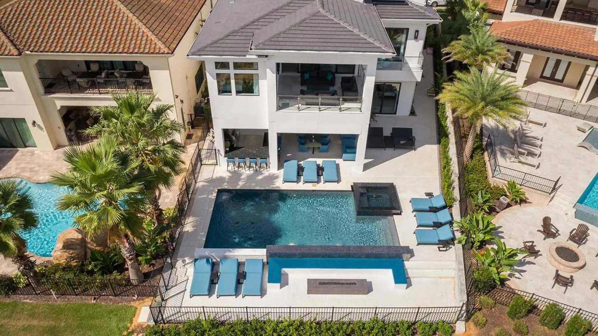 Orlando Dream Getaway: 8 Bedroom Villa6646 Villa Kissimmee