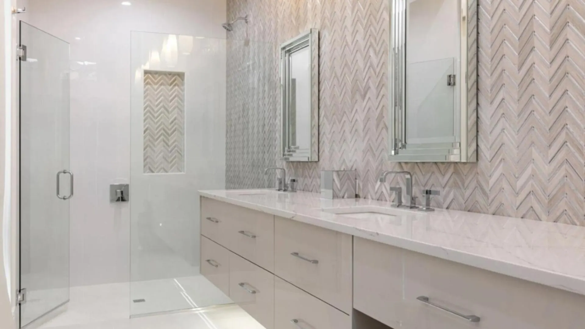 Orlando Dream Getaway: 8 Bedroom Villa6646 Villa Kissimmee