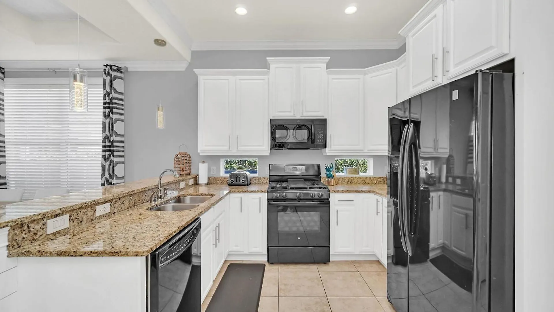 Villa Spectacular 5 Bedroom In Prime Orlando Location6629 Kissimmee