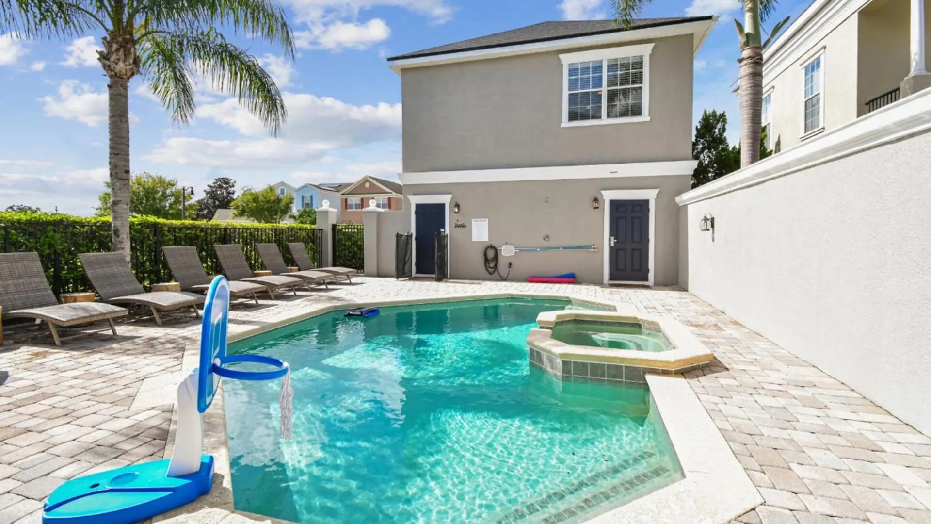 Spectacular 5 Bedroom In Prime Orlando Location6629 Villa