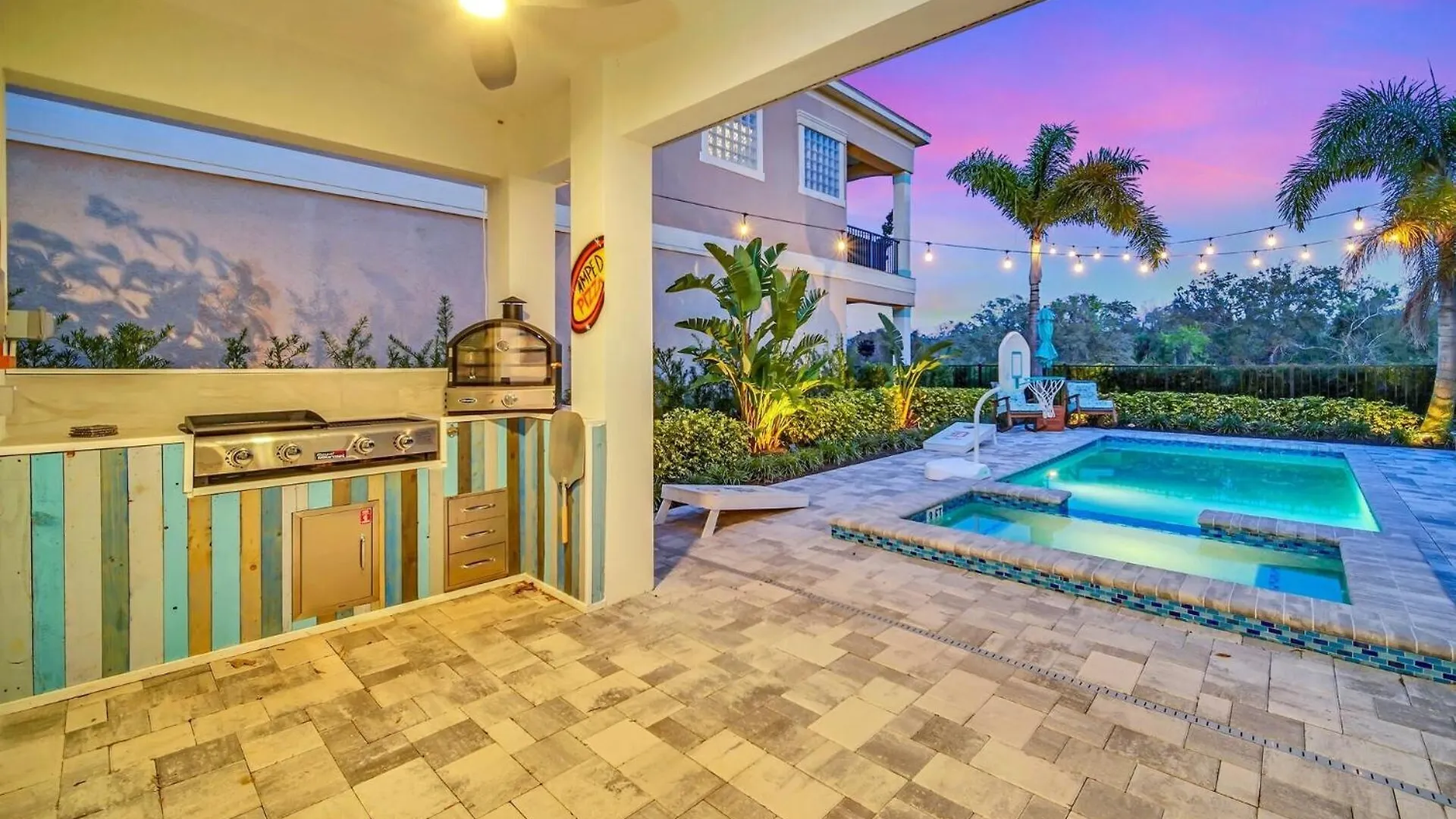 Elegant 4 Bedroom Oasis In Orlando6613 Villa