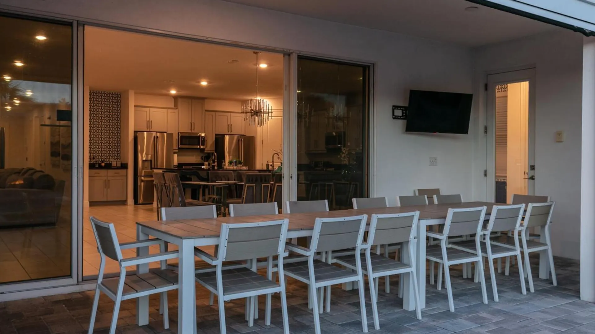 Villa Orlandos Finest: 13 Bed For Rent6611 Kissimmee