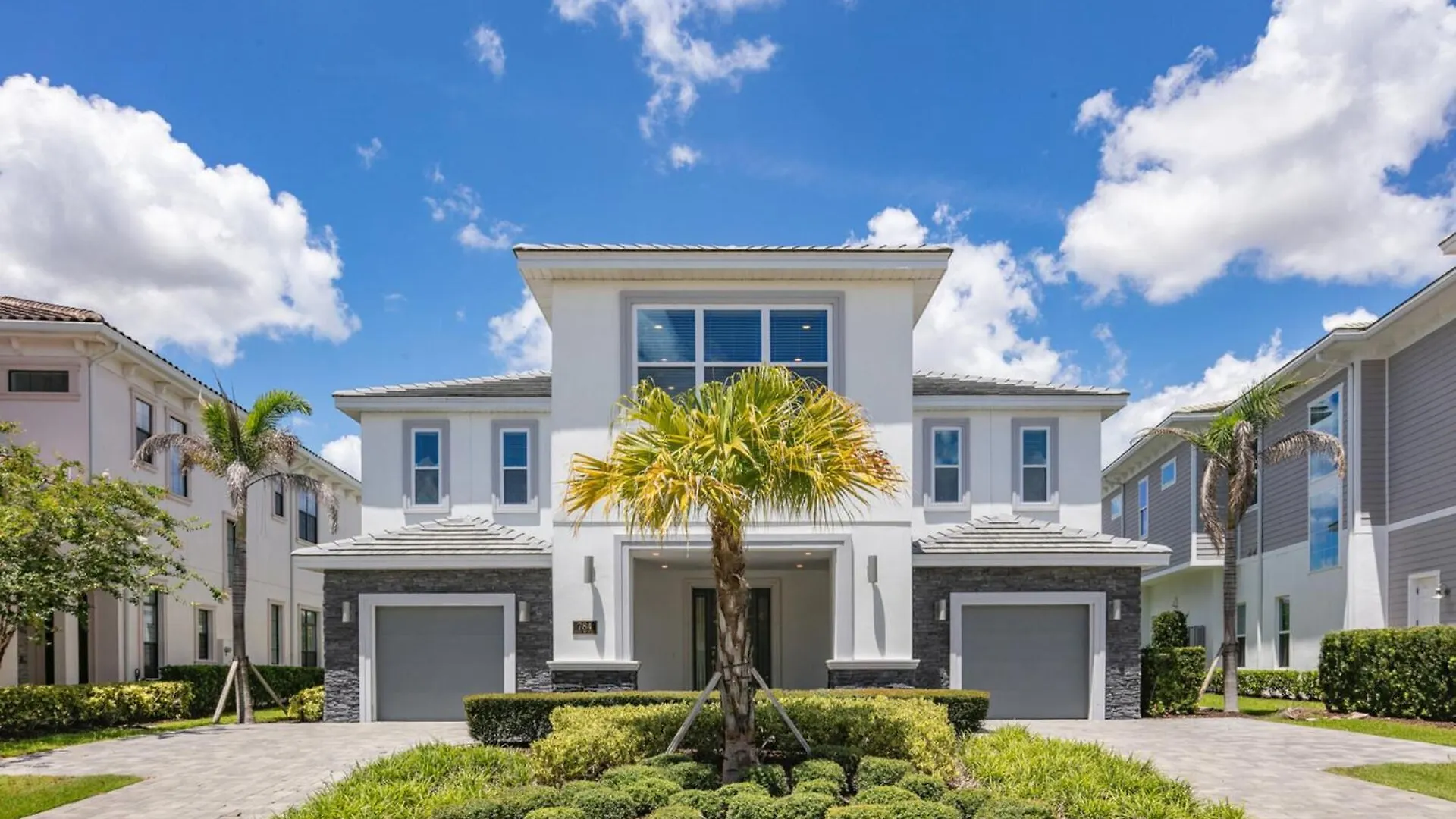 Orlandos Finest: 13 Bed For Rent6611 * Kissimmee