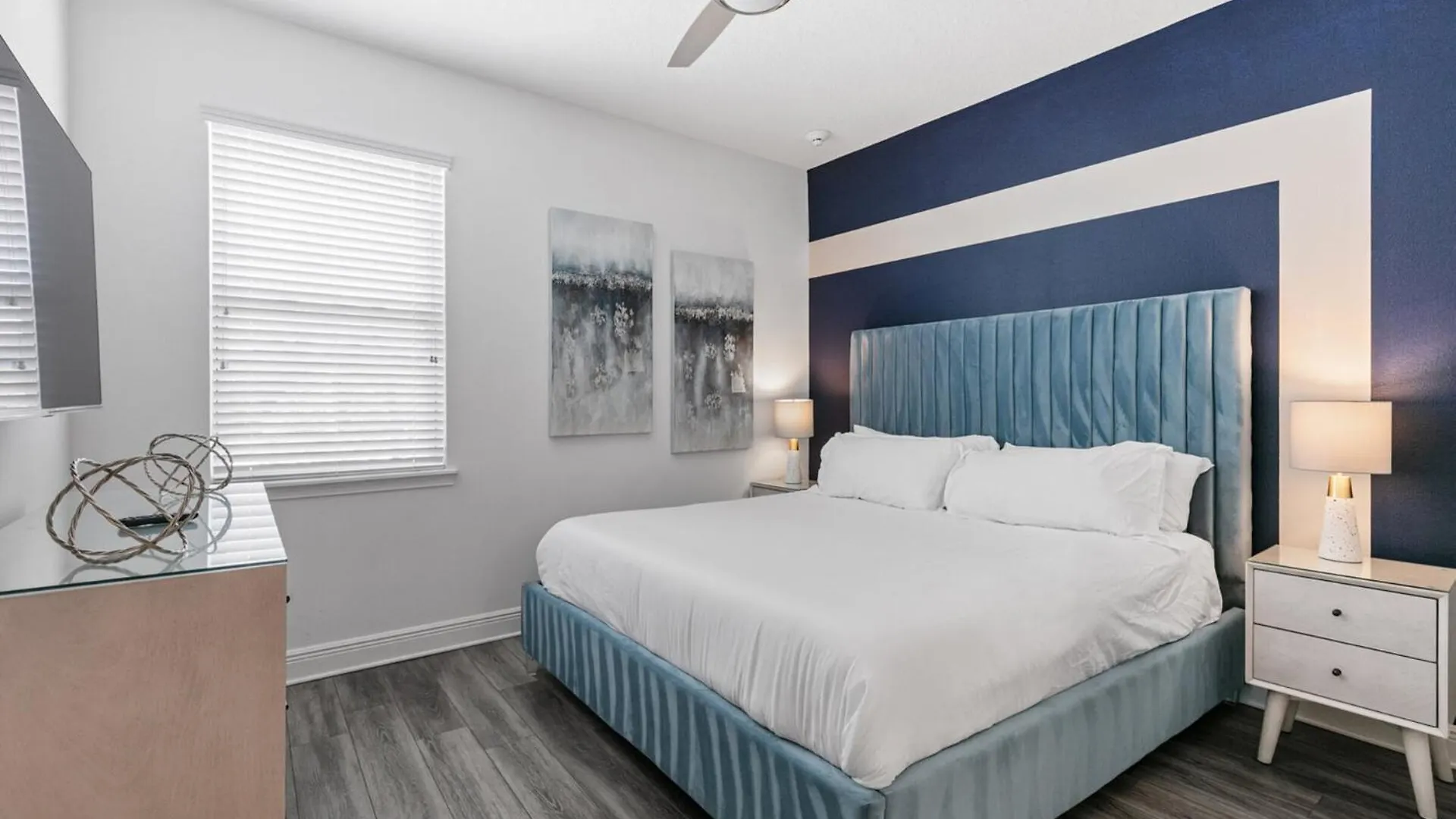 Orlandos Finest: 13 Bed For Rent6611 Villa *