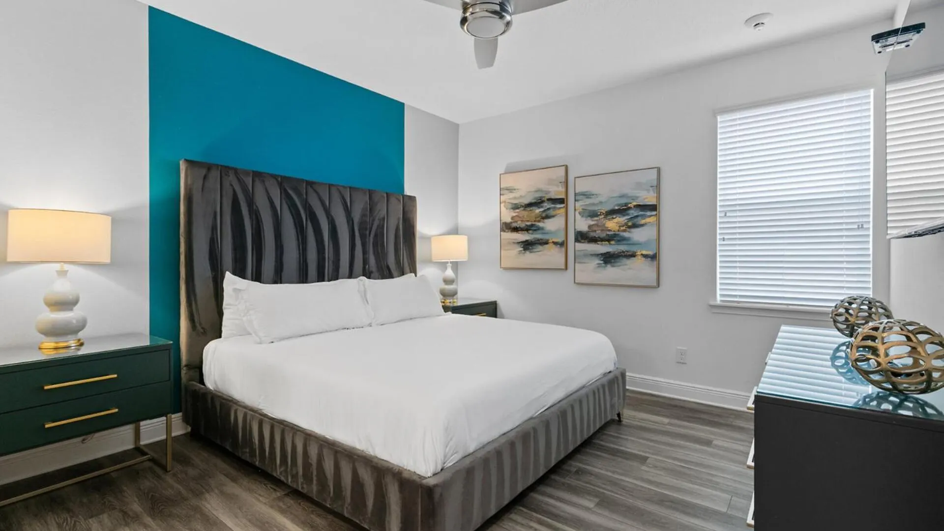 Villa Orlandos Finest: 13 Bed For Rent6611 Kissimmee