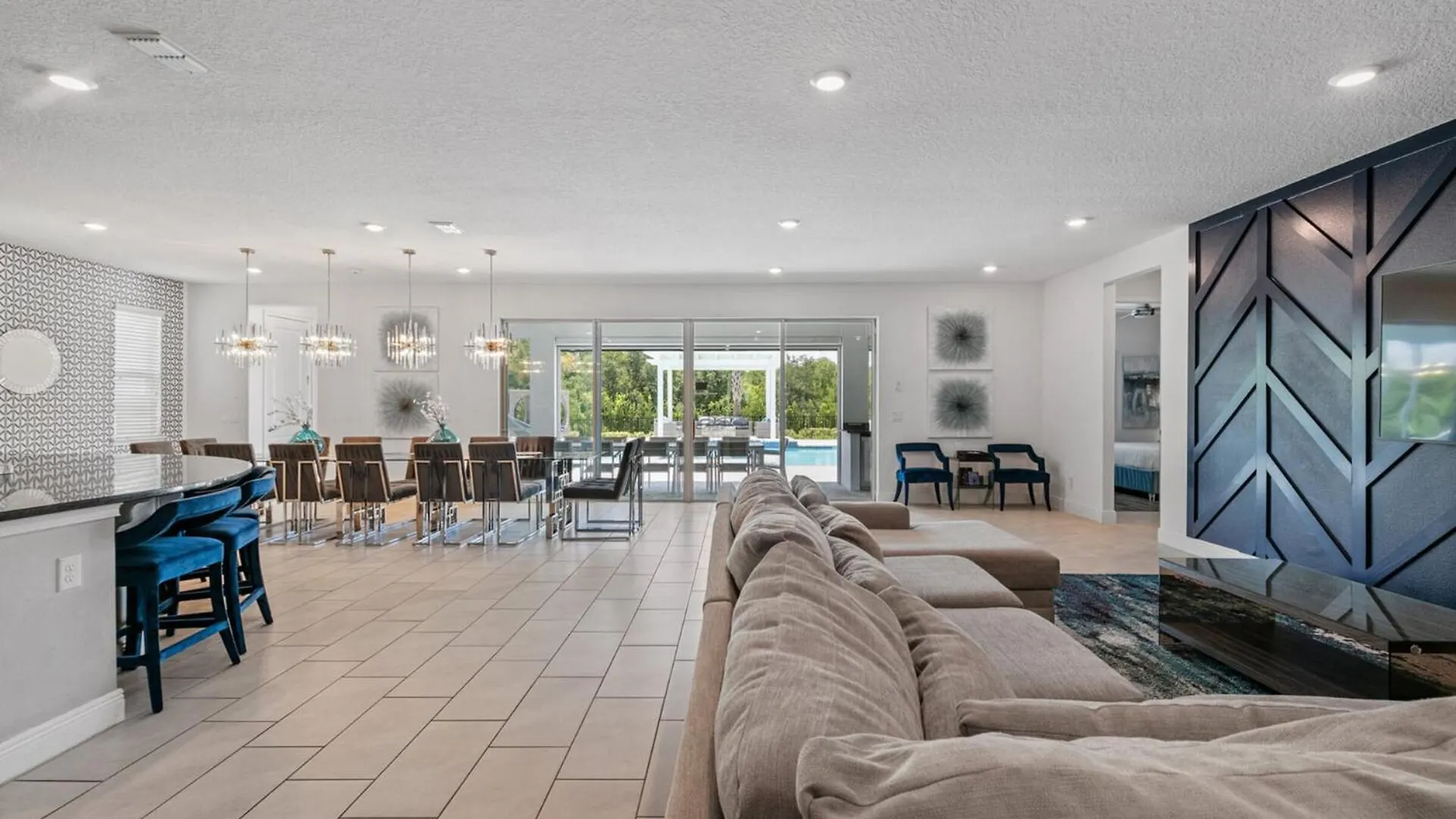 Villa Orlandos Finest: 13 Bed For Rent6611 *