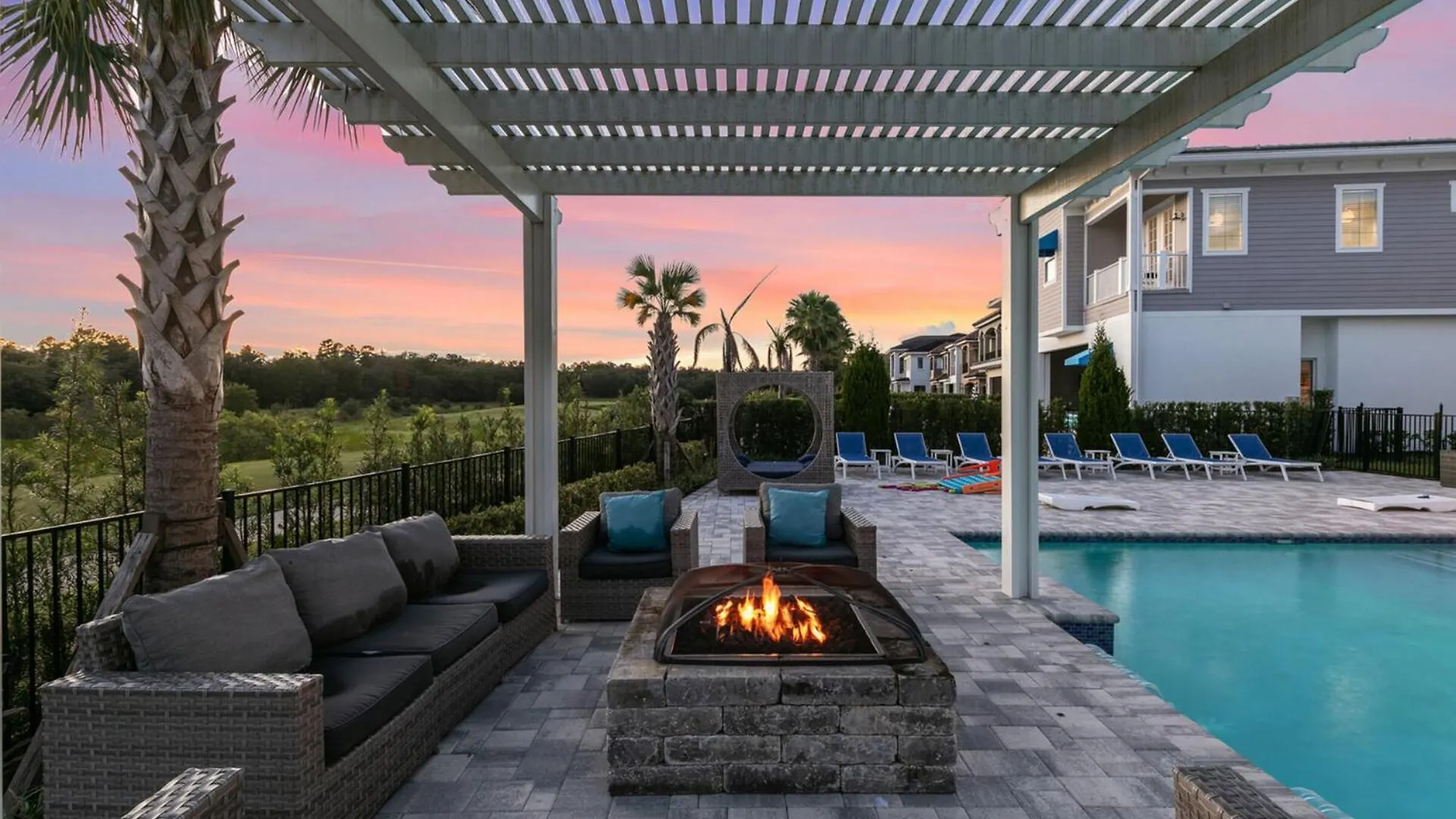 Orlandos Finest: 13 Bed For Rent6611 Villa