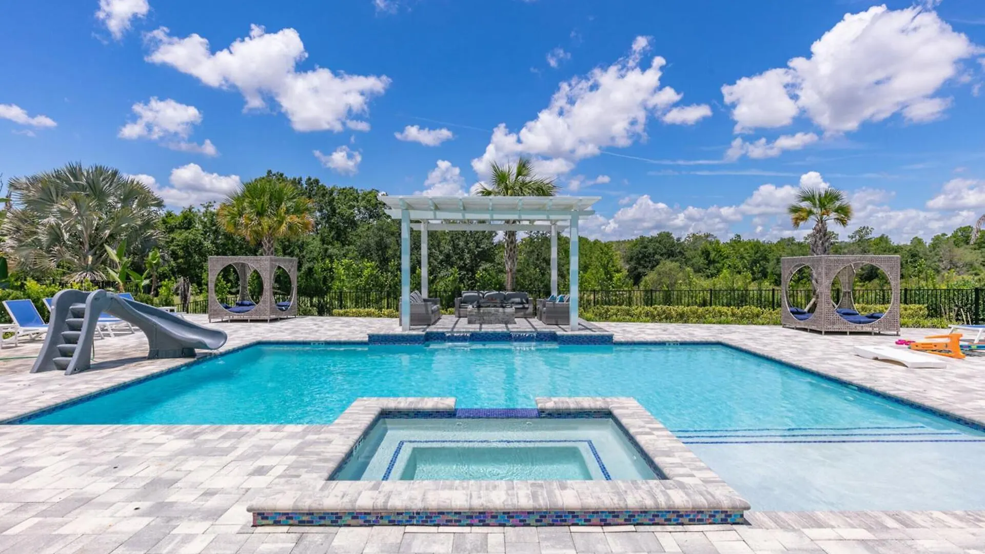 Orlandos Finest: 13 Bed For Rent6611 Villa Kissimmee
