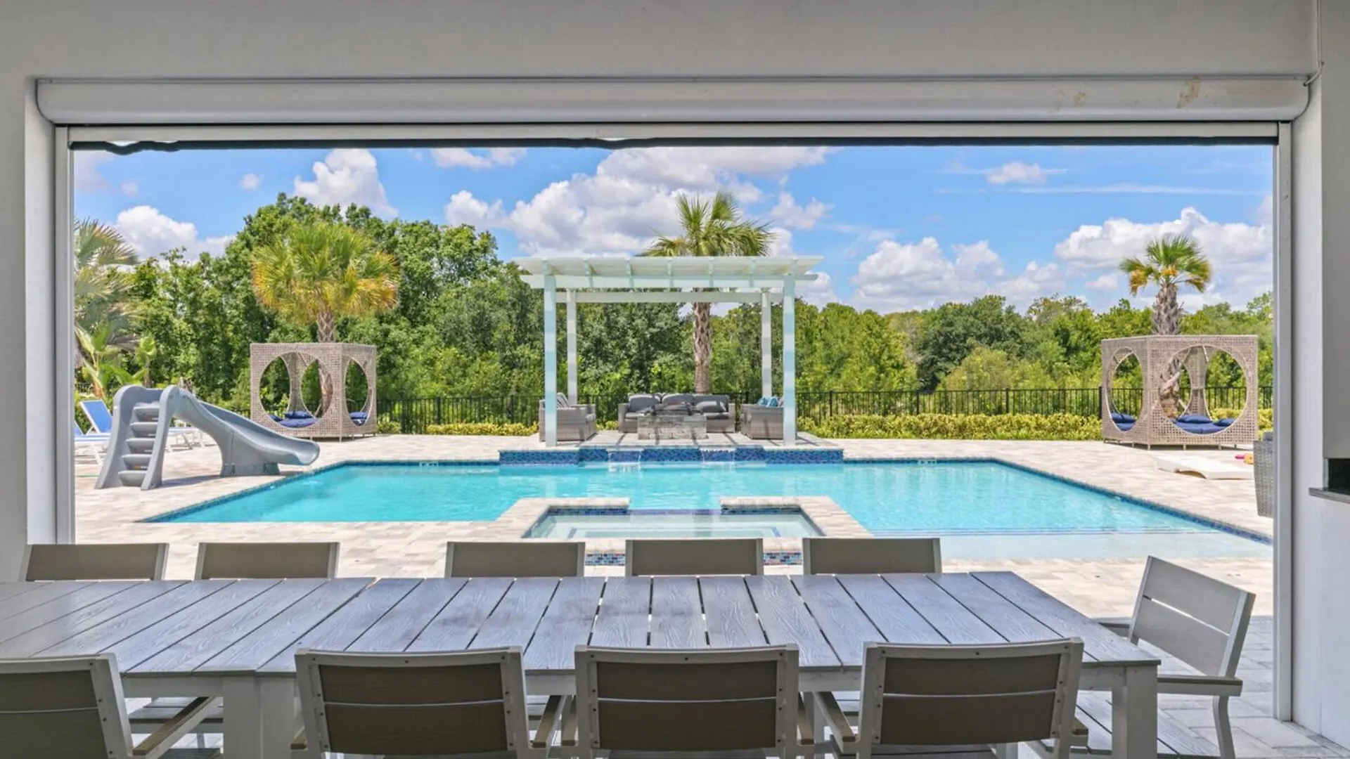 Villa Orlandos Finest: 13 Bed For Rent6611 Kissimmee
