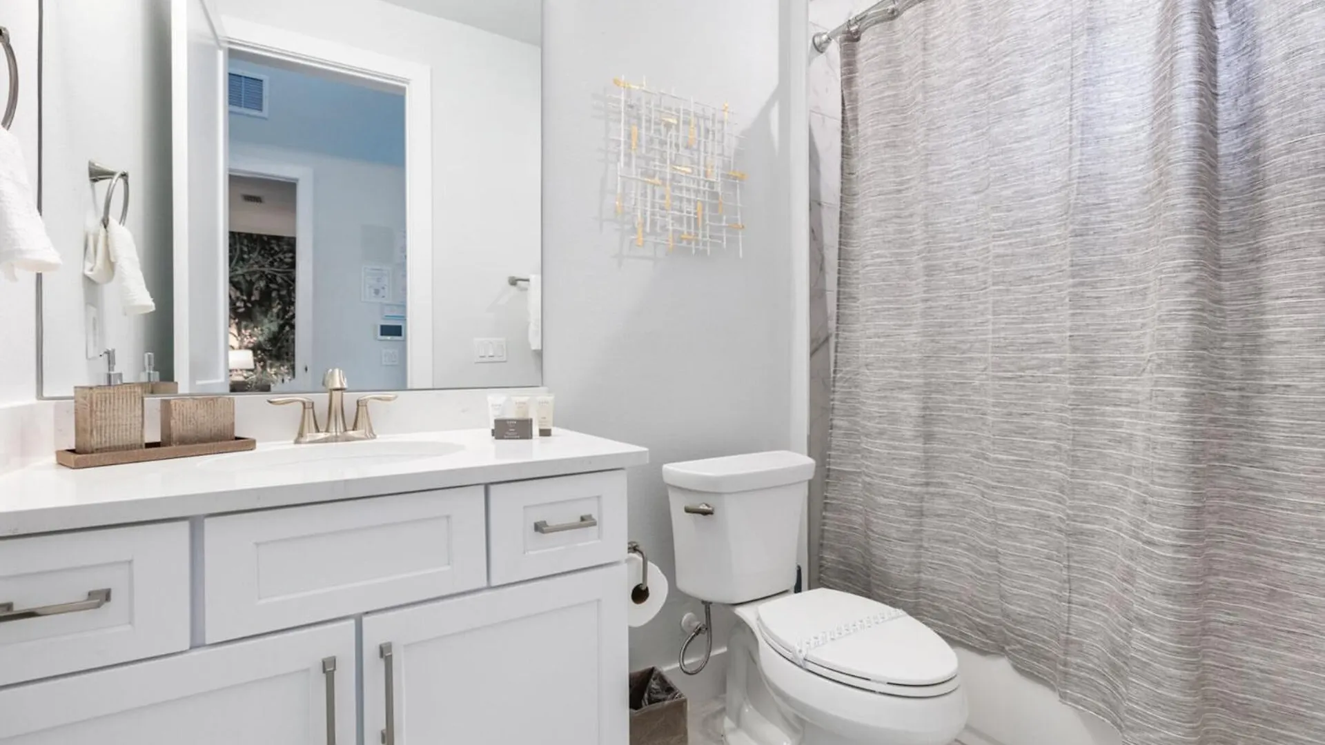 Orlandos Gem: 6 Bedroom Villa6605 Kissimmee