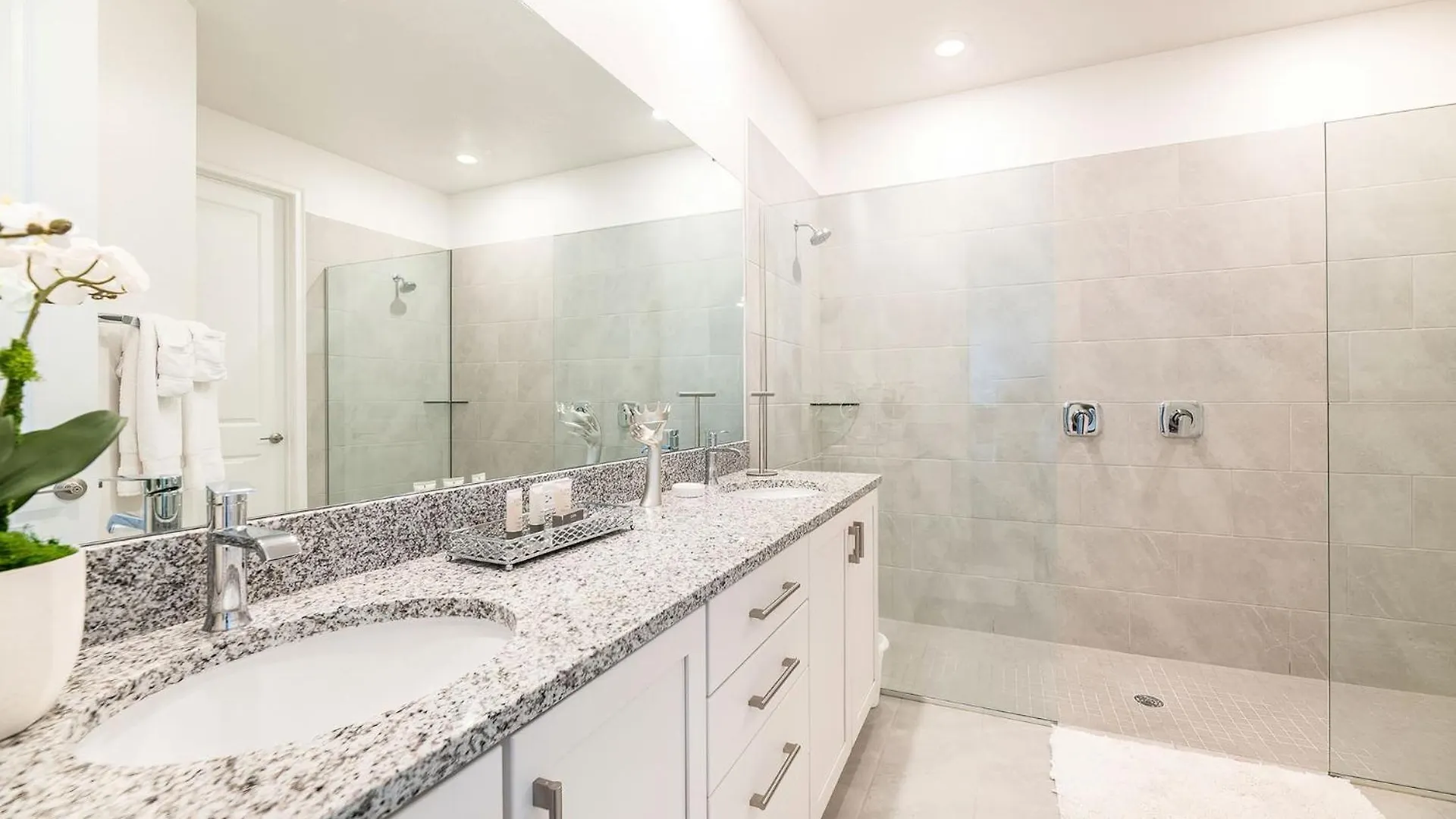Orlando Oasis: 6 Bedroom Villa6599 Kissimmee