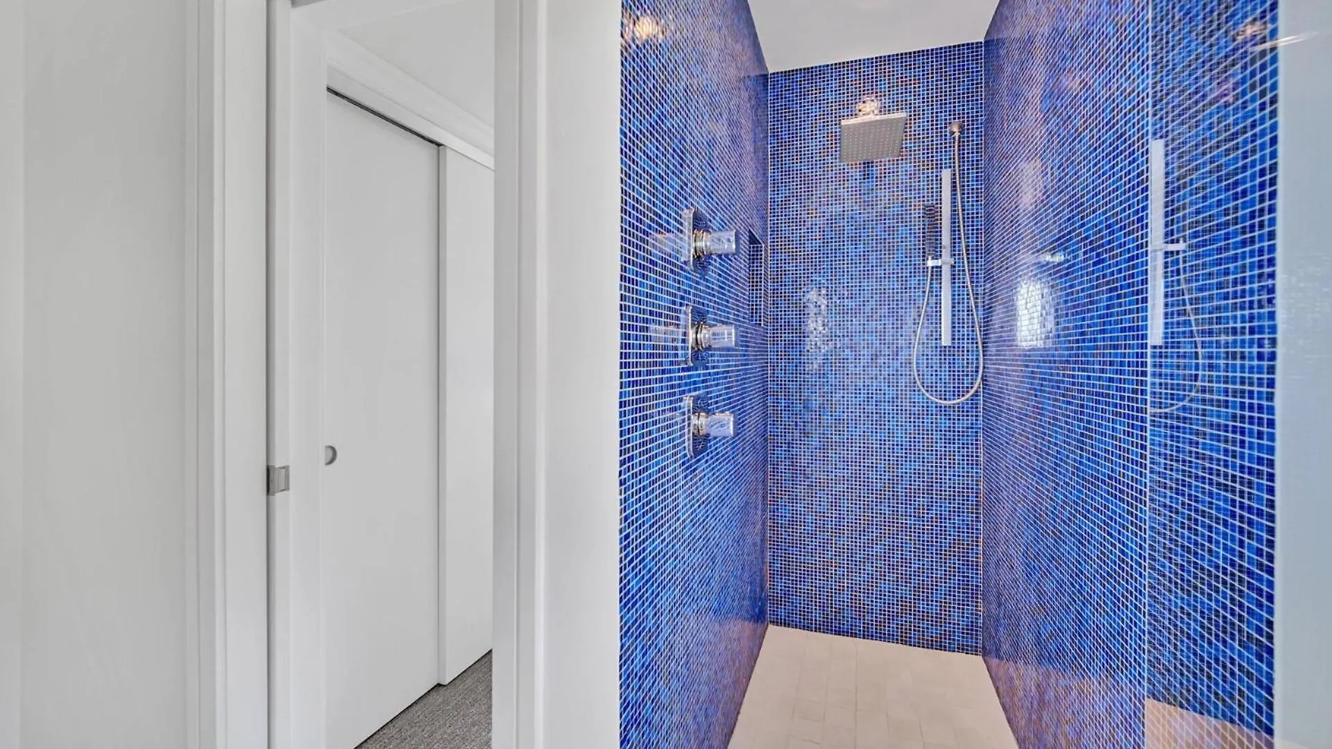 Attractive 6 Bedroom In Orlando6589 Kissimmee