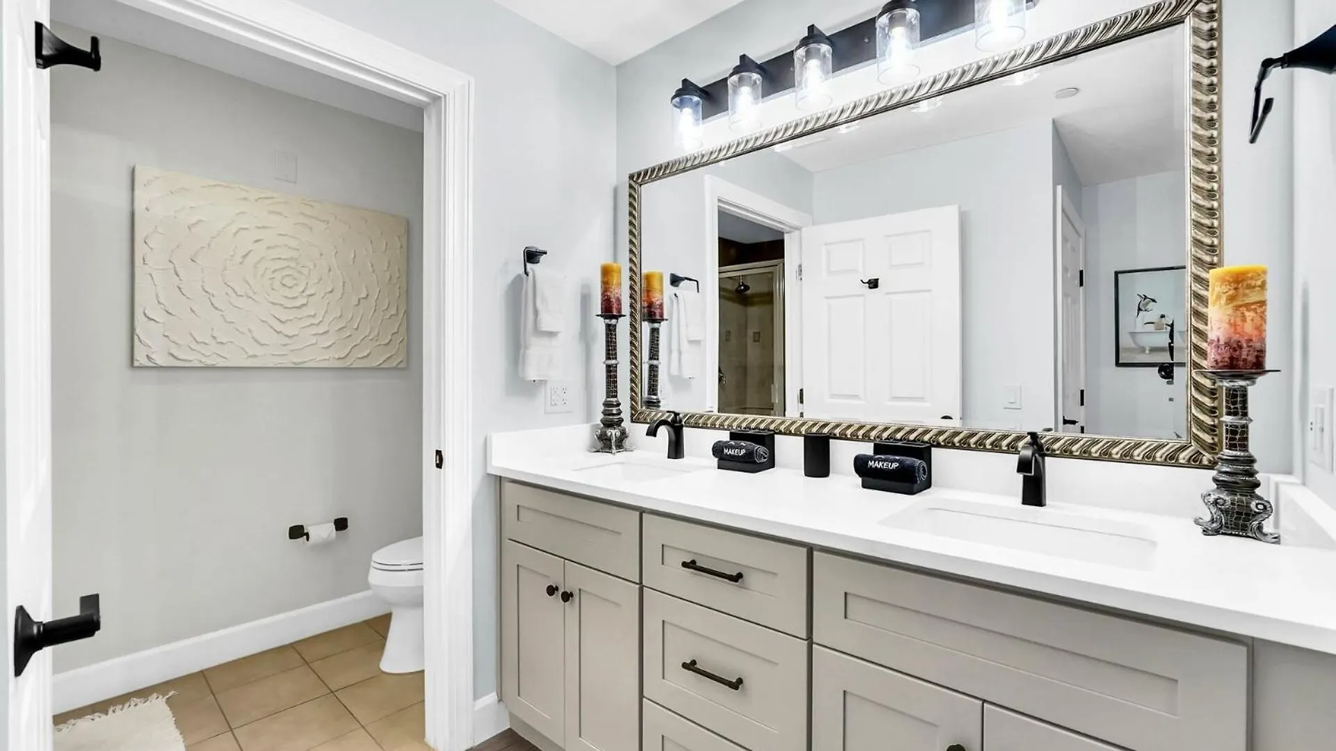 Beautifully Renovated 3 Bedroom Condo6567