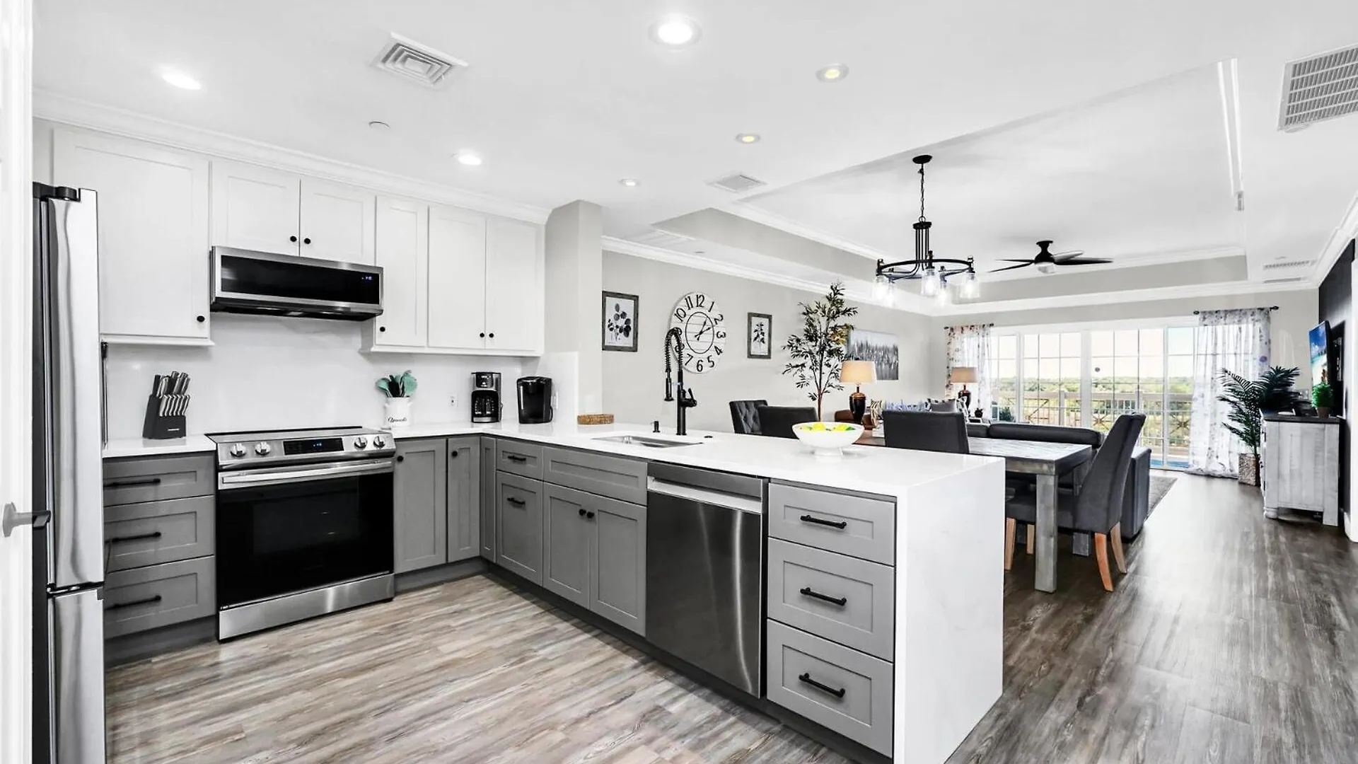 Beautifully Renovated 3 Bedroom Condo6567 Villa Kissimmee