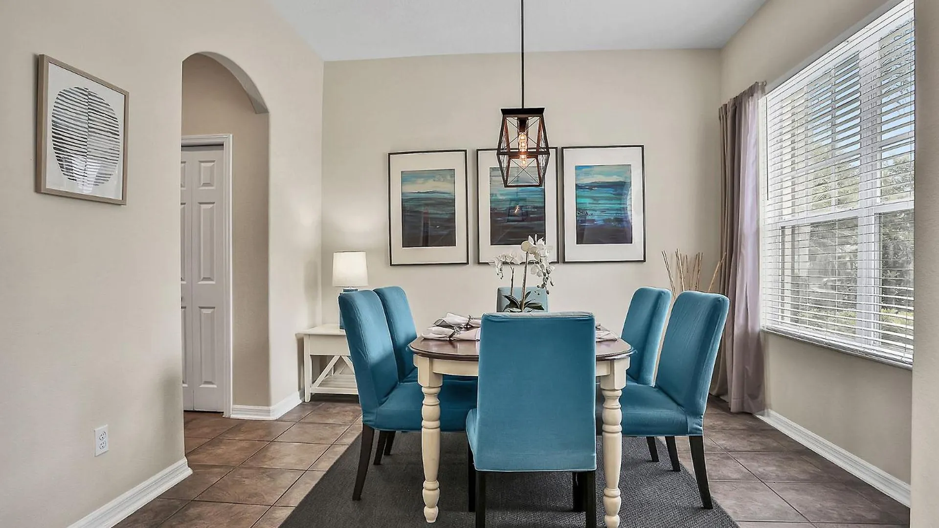 Villa Paradise Found: Charming 5 Bedroom Villa6564 Kissimmee