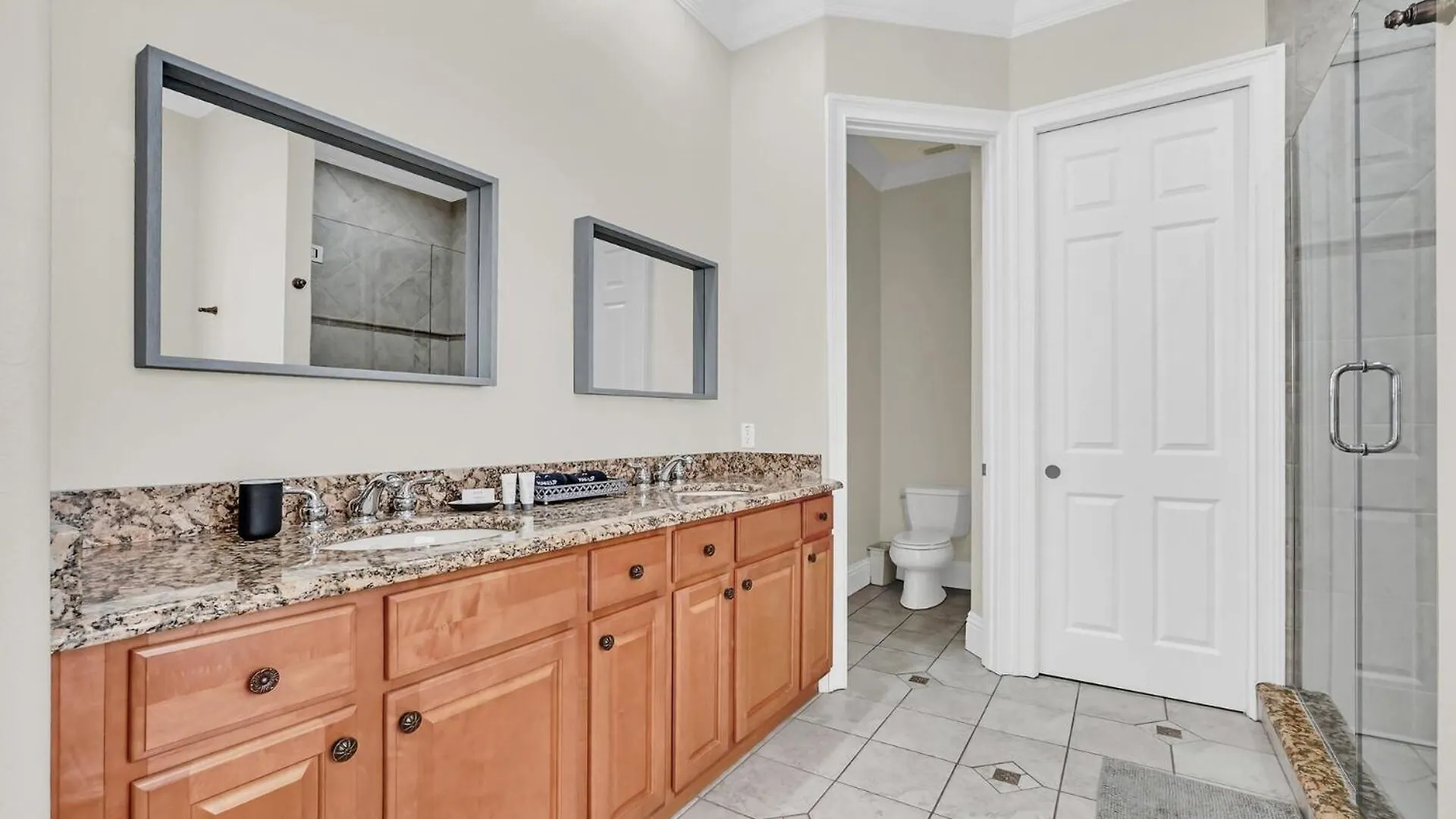 Luxury Living: 6 Bedroom In Orlando6555