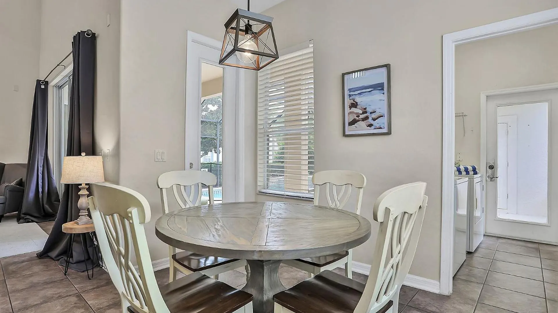 Villa Paradise Found: Charming 5 Bedroom Villa6564 Kissimmee