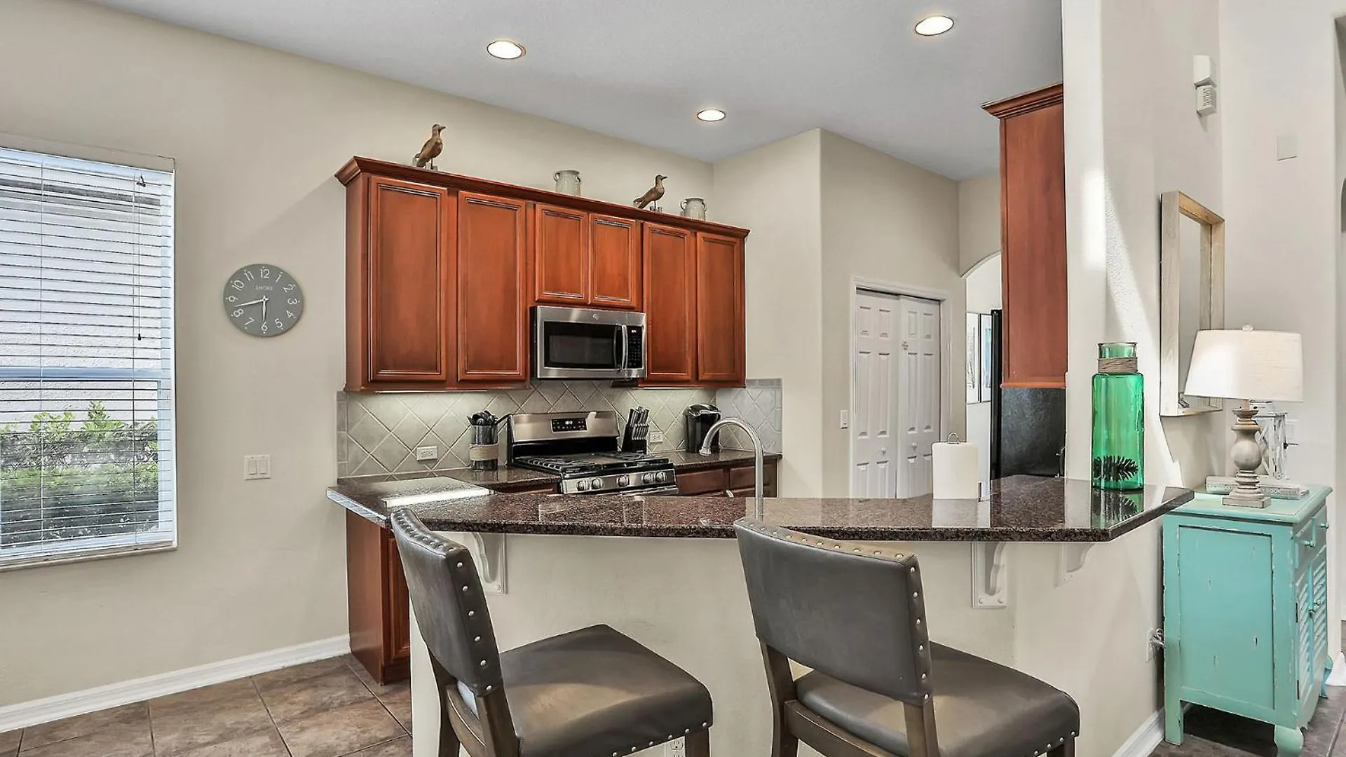 Paradise Found: Charming 5 Bedroom Villa6564 Kissimmee