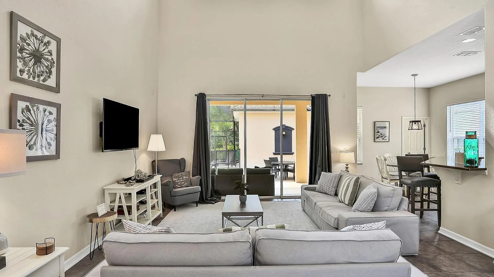 Villa Paradise Found: Charming 5 Bedroom Villa6564 Kissimmee