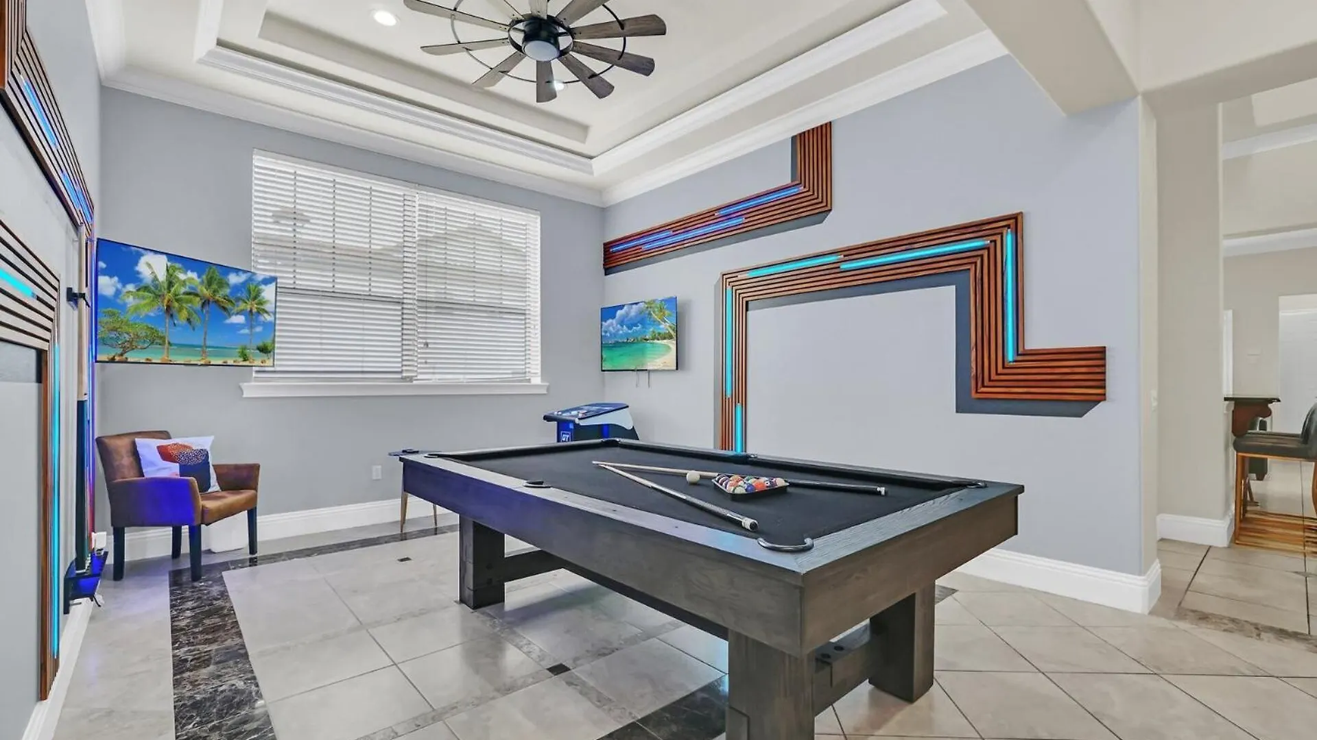 Luxury Living: 6 Bedroom In Orlando6555