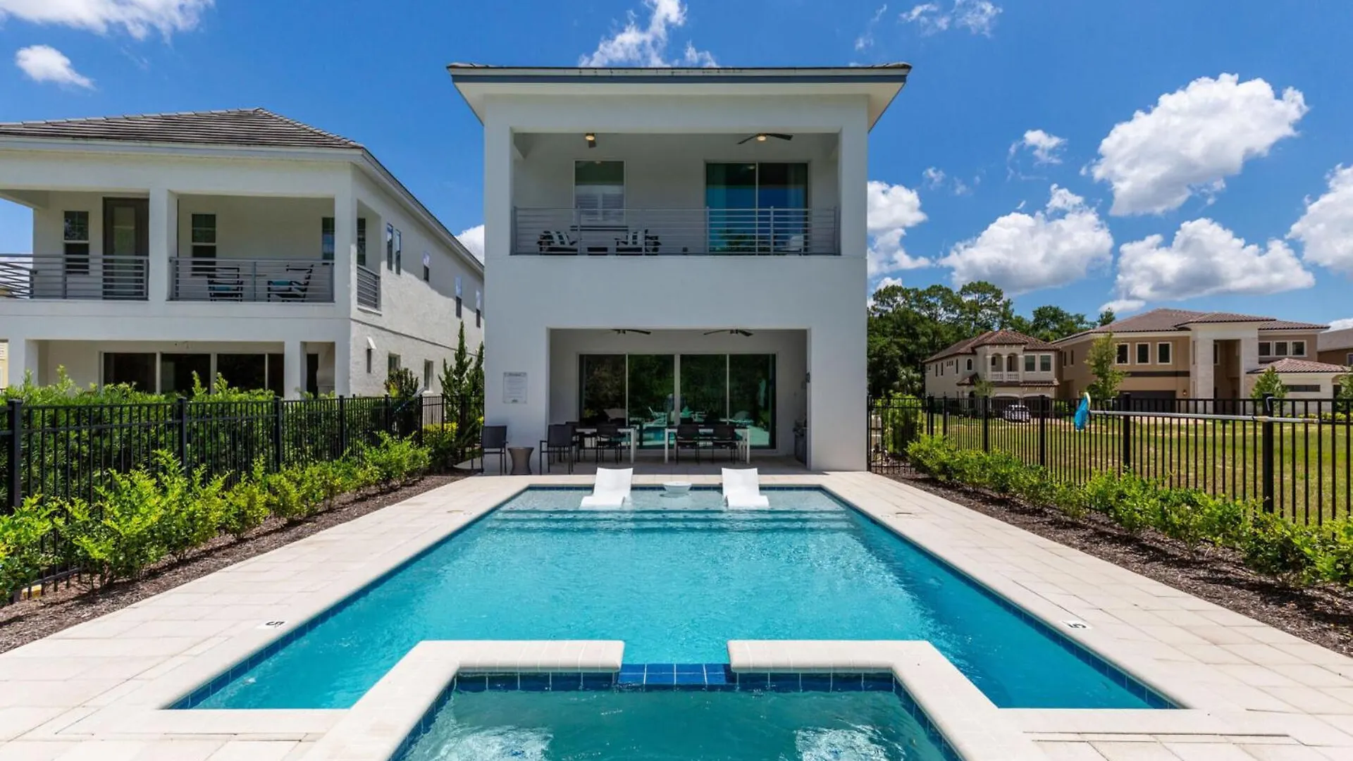 Orlando Oasis: Your Dream Awaits6527 Villa