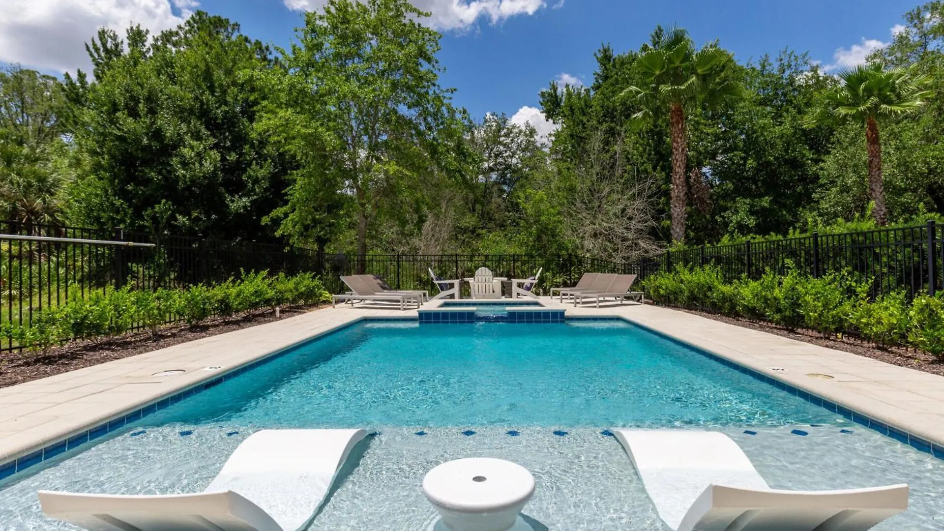 Orlando Oasis: Your Dream Awaits6527 Villa