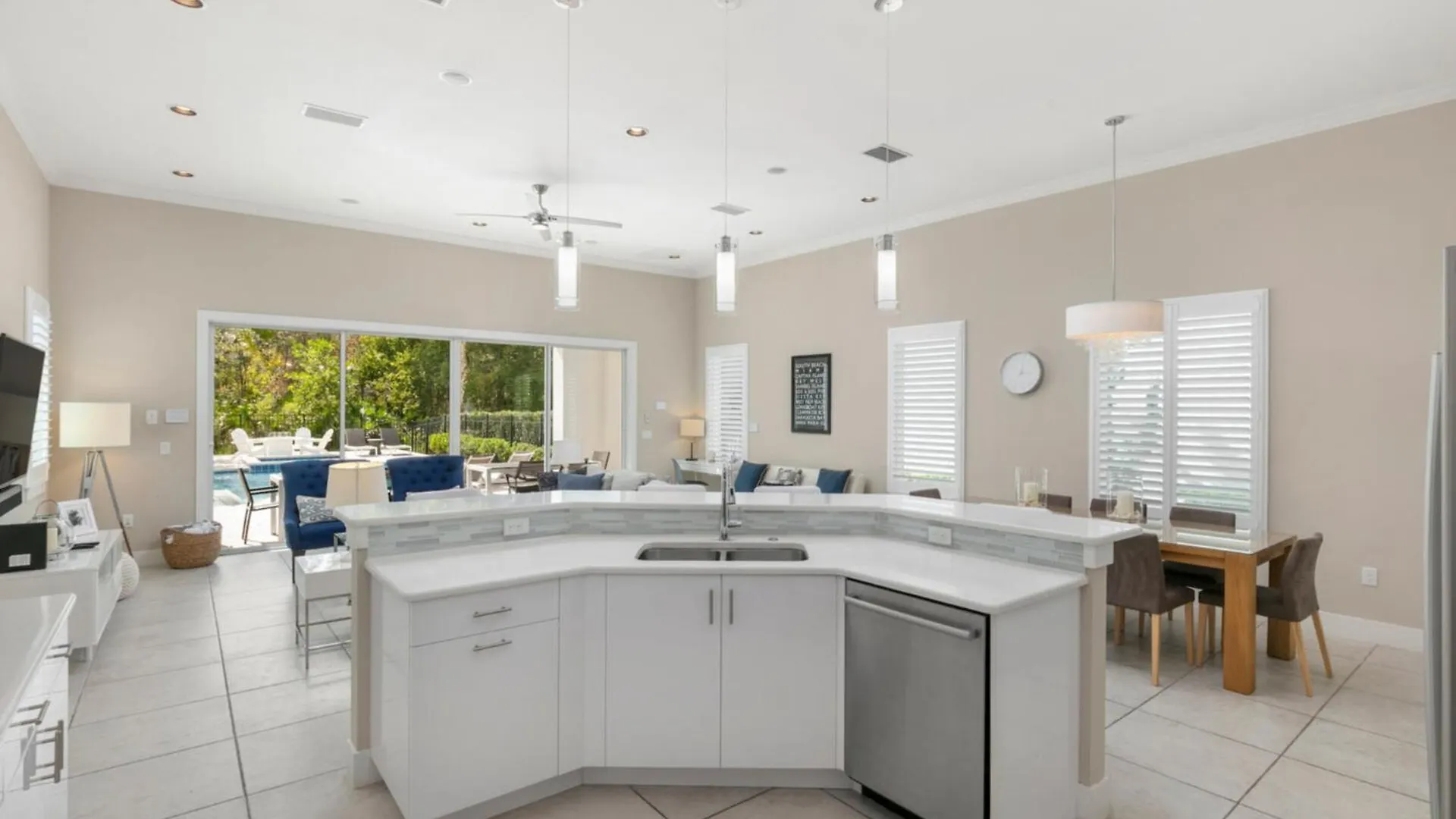 Villa Orlando Oasis: Your Dream Awaits6527