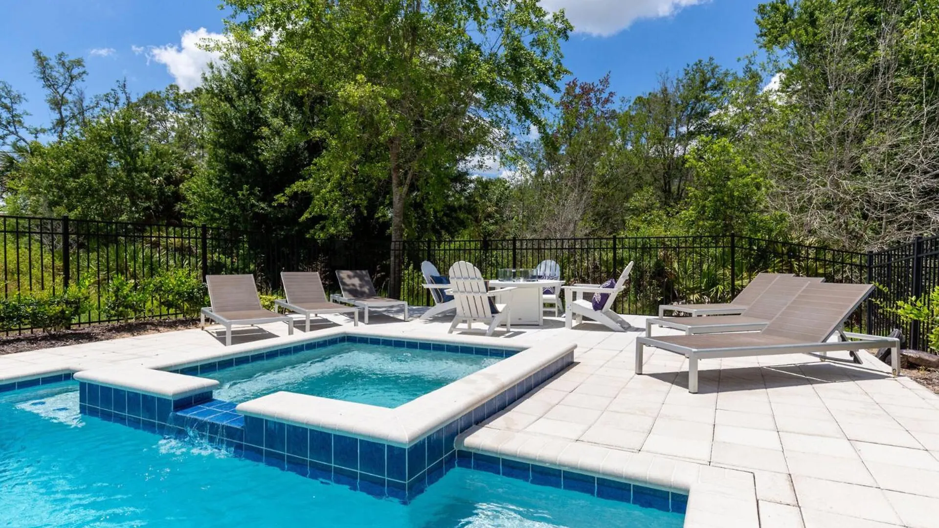 Villa Orlando Oasis: Your Dream Awaits6527