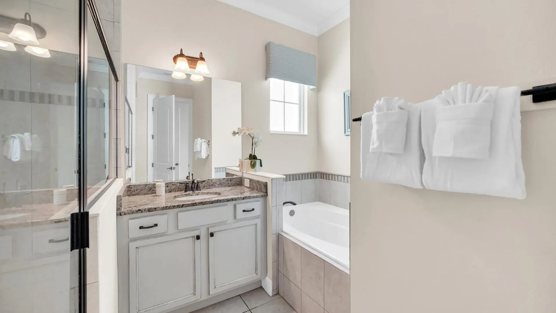 Orlando Oasis: 7 Bedroom Villa6514 Kissimmee
