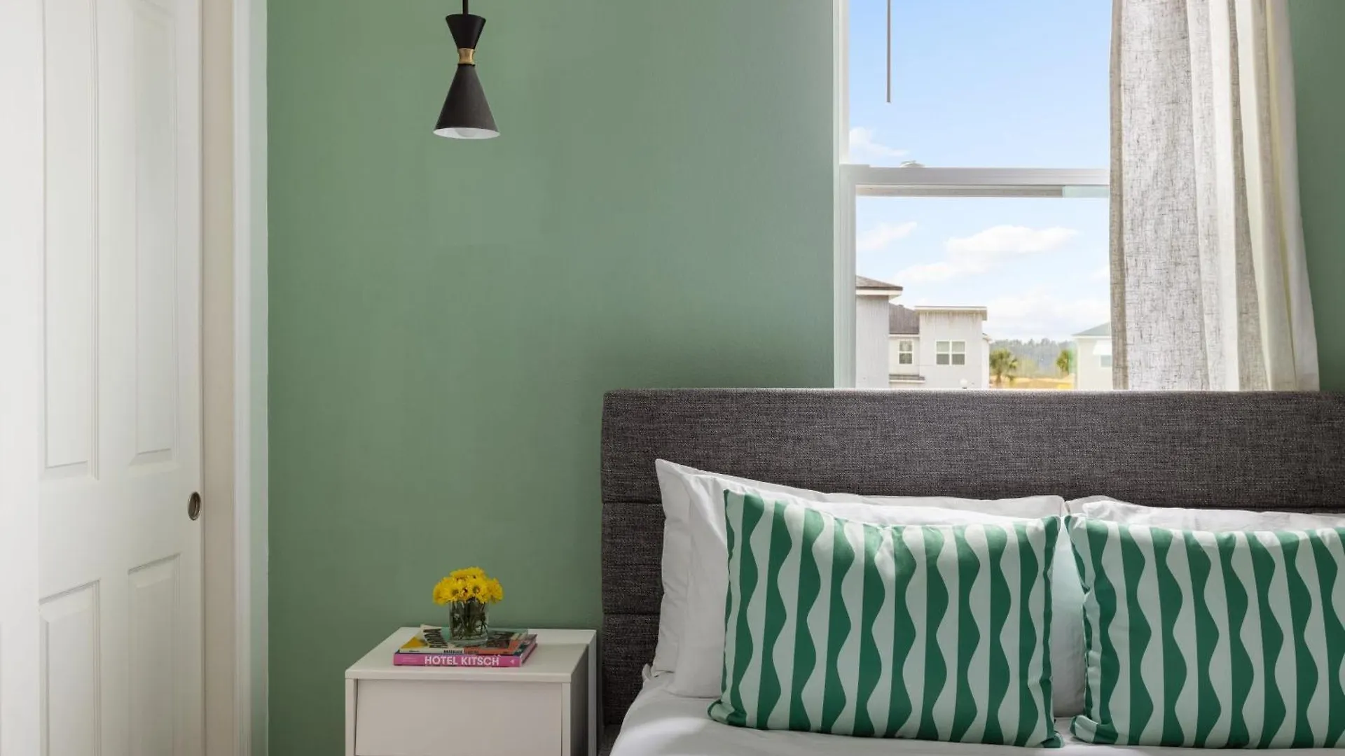 Coconut Breeze Near Parks 25 Guests Located In Solara Kissimmee
