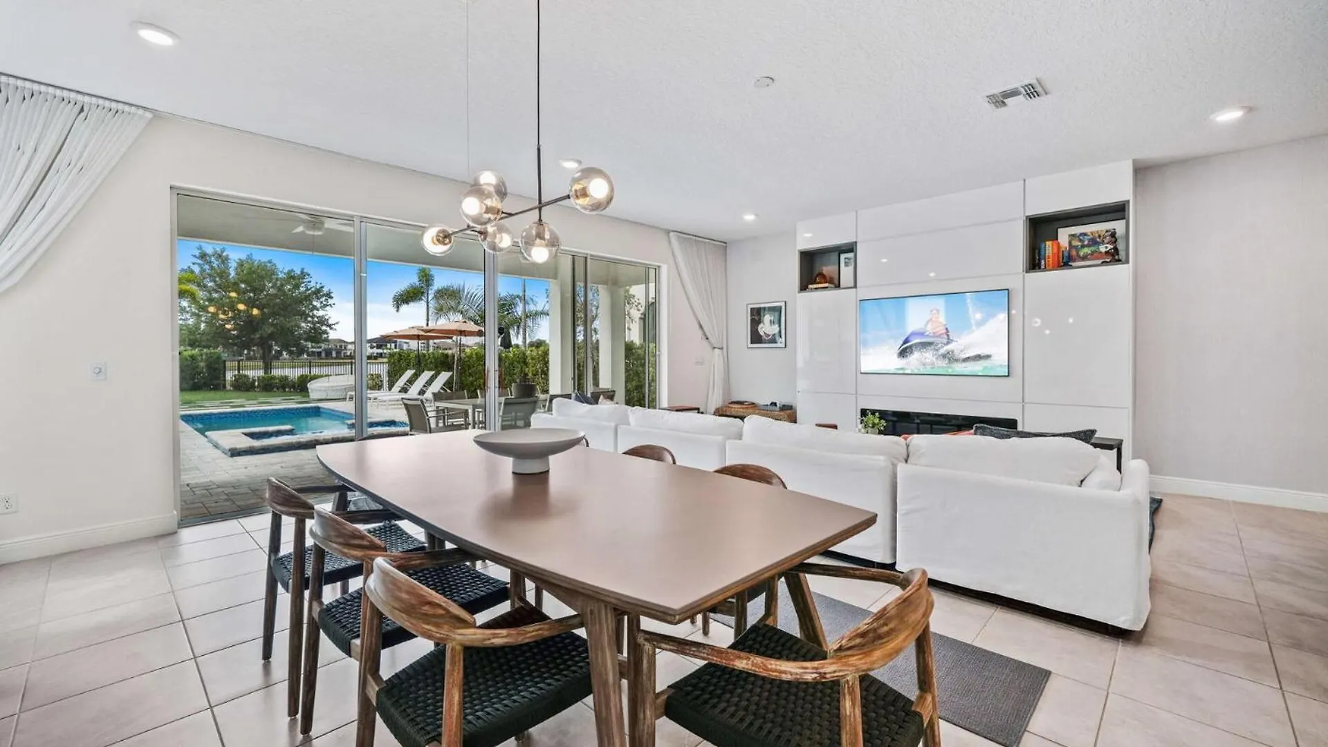 Chic And Stylish 4 Bedroom Haven In Reunion Holiday home Kissimmee