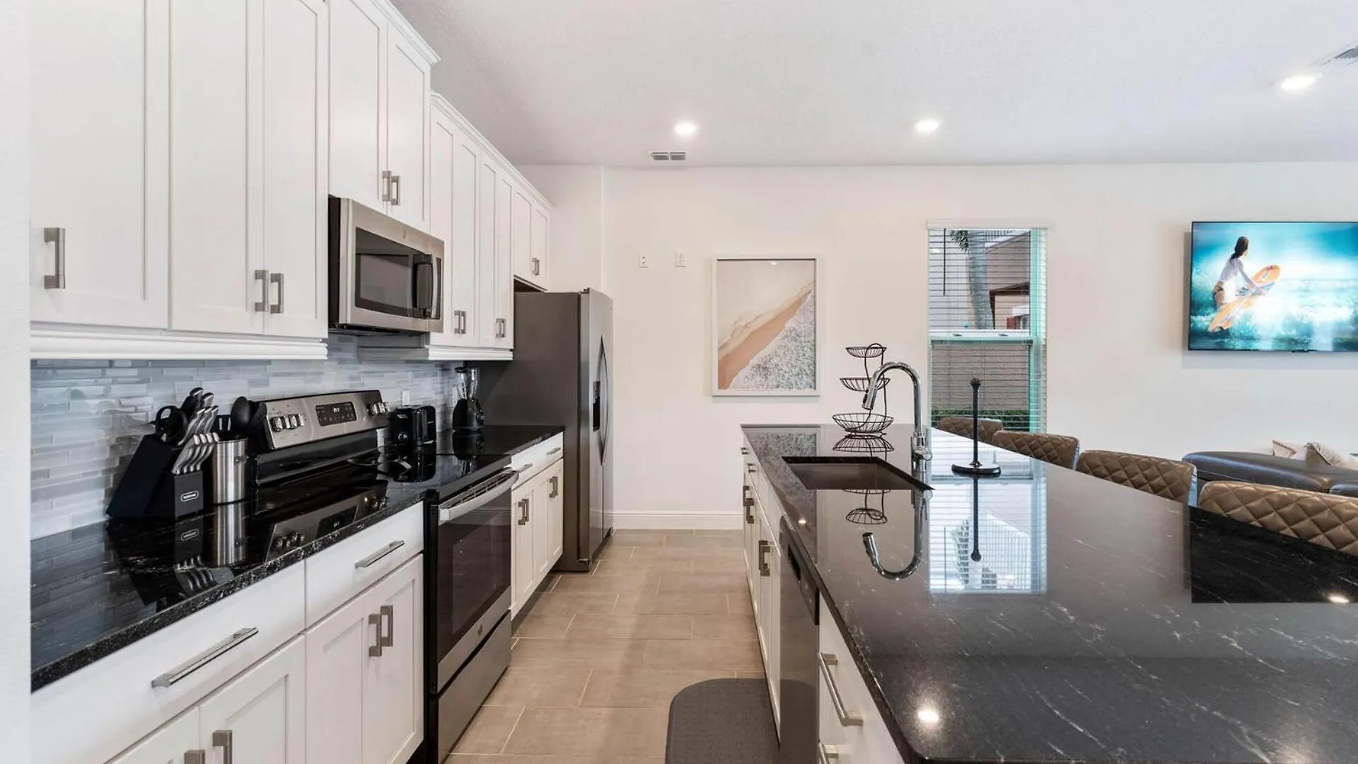 Rent The Perfect 4 Bedroom Reunion 1018 *