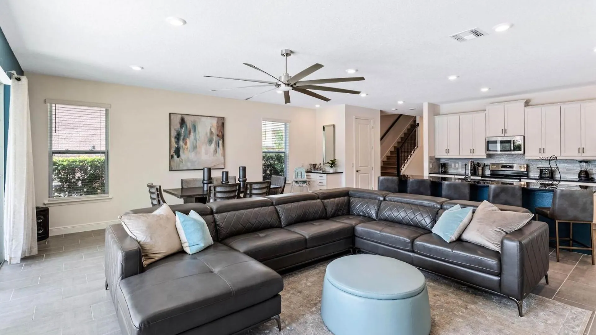 Rent The Perfect 4 Bedroom Reunion 1018 Villa *