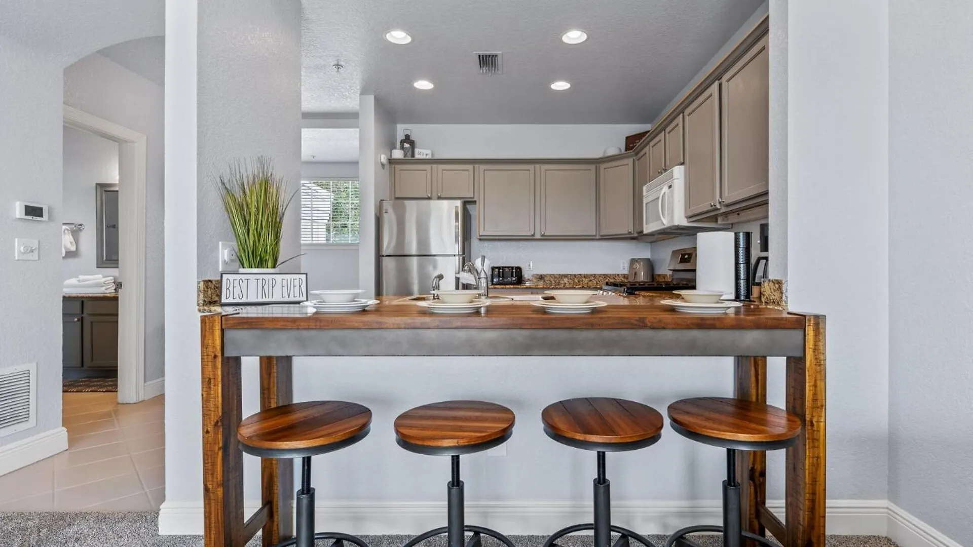 Perfect 3 Bedroom Townhome On Reunion And Orlando Townhome 5688