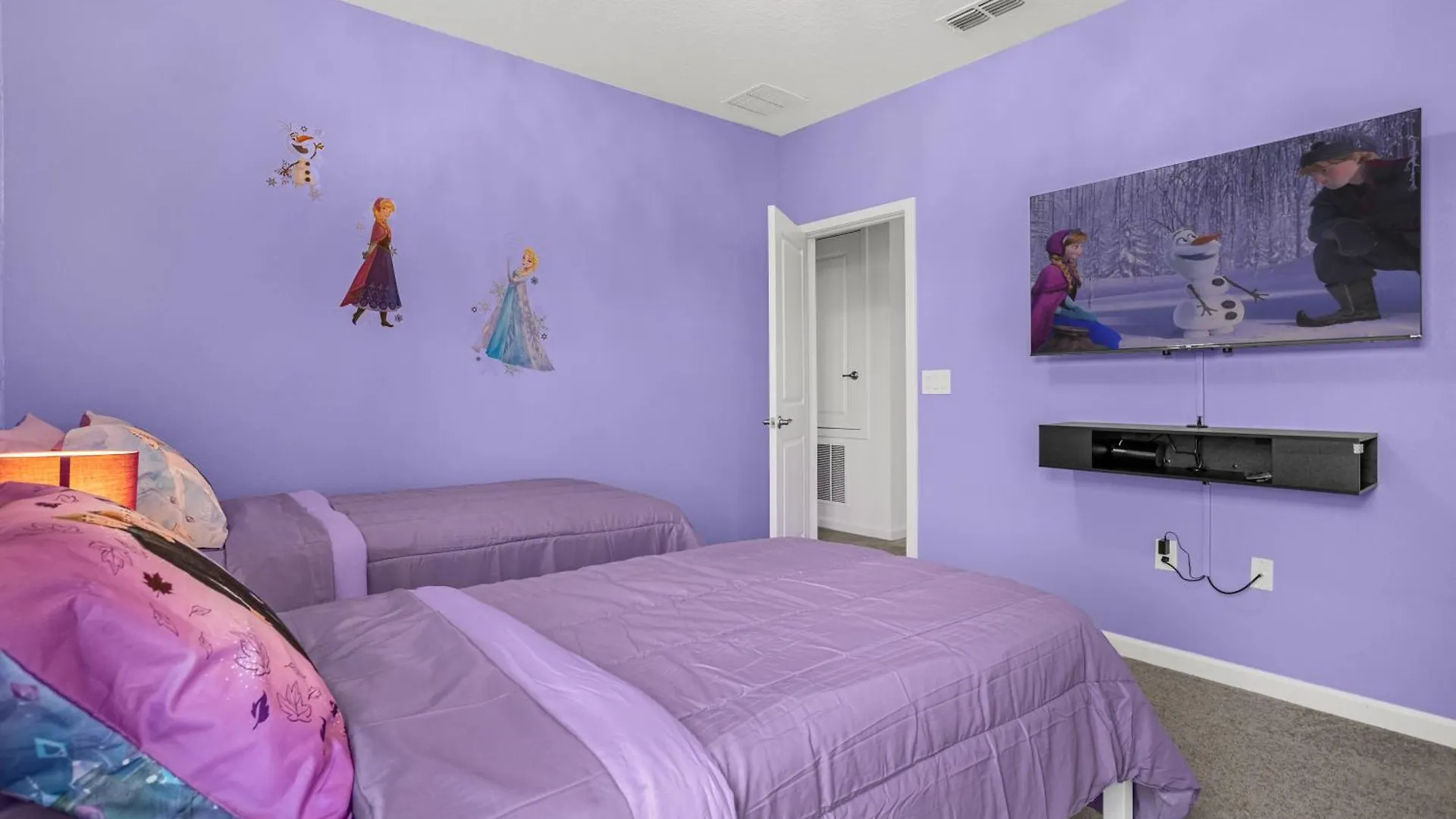 Super - Brand New Themed 9br Near Holiday home *