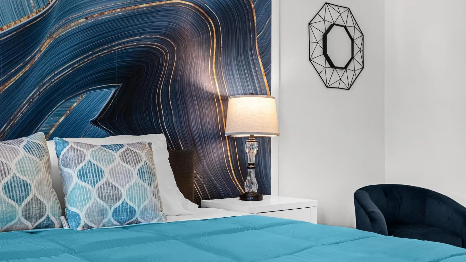Super - Brand New Themed 9br Near