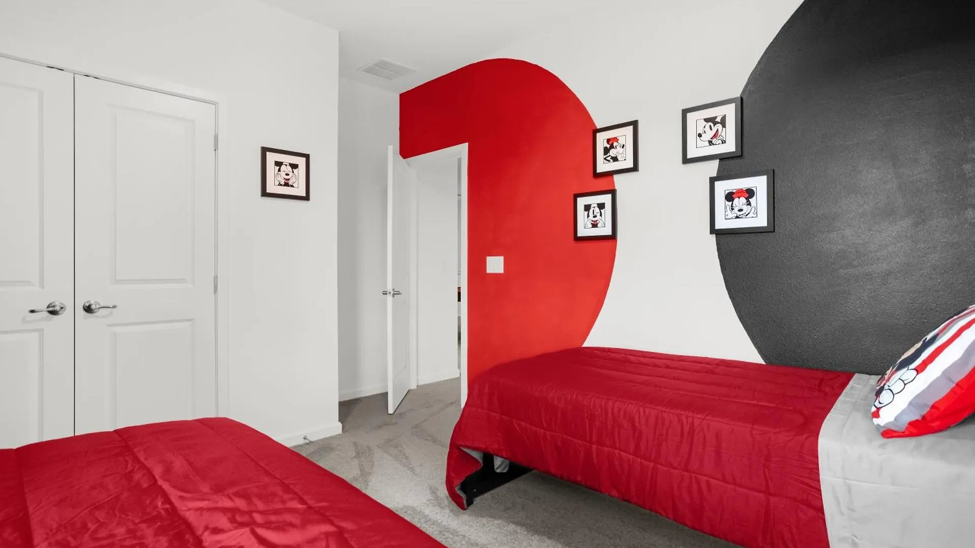 Super - Brand New Themed 9br Near Holiday home