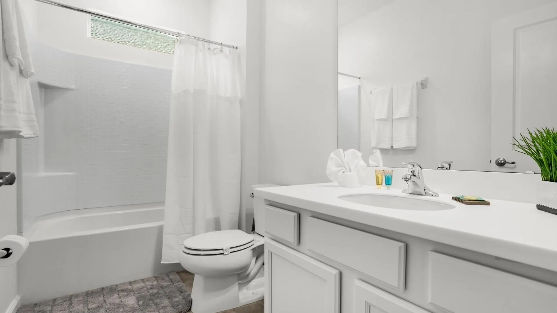 Super - Brand New Themed 9br Near Holiday home