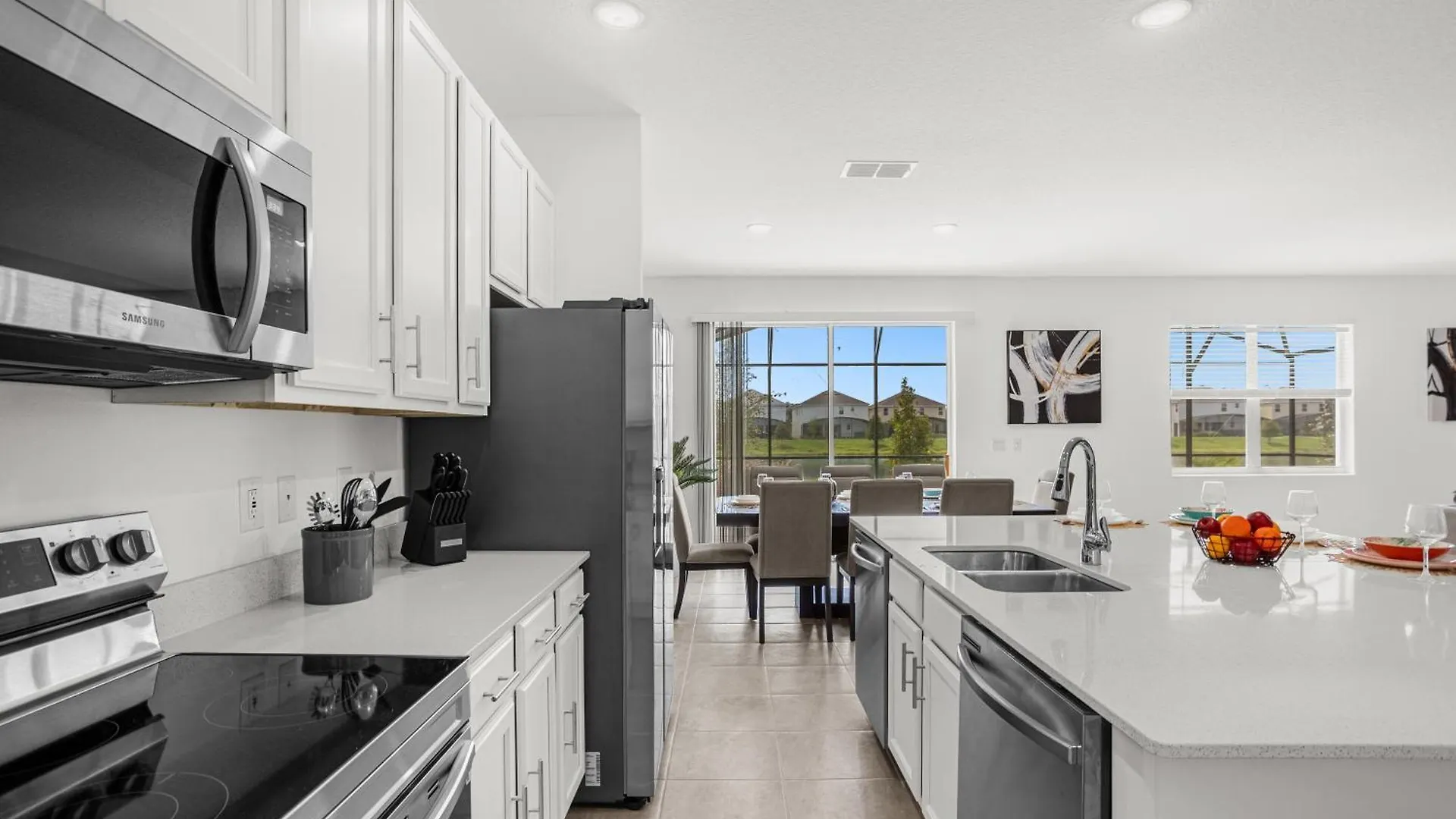 Super - Brand New Themed 9br Near Holiday home