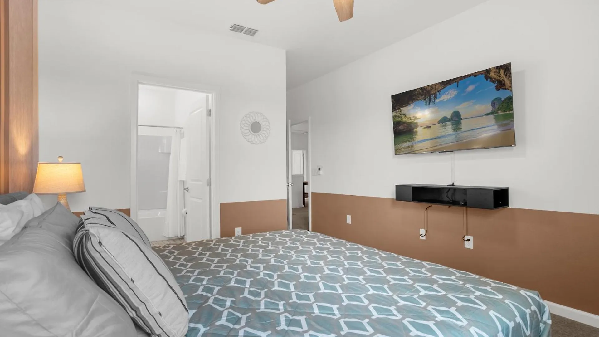 Super - Brand New Themed 9br Near Holiday home *
