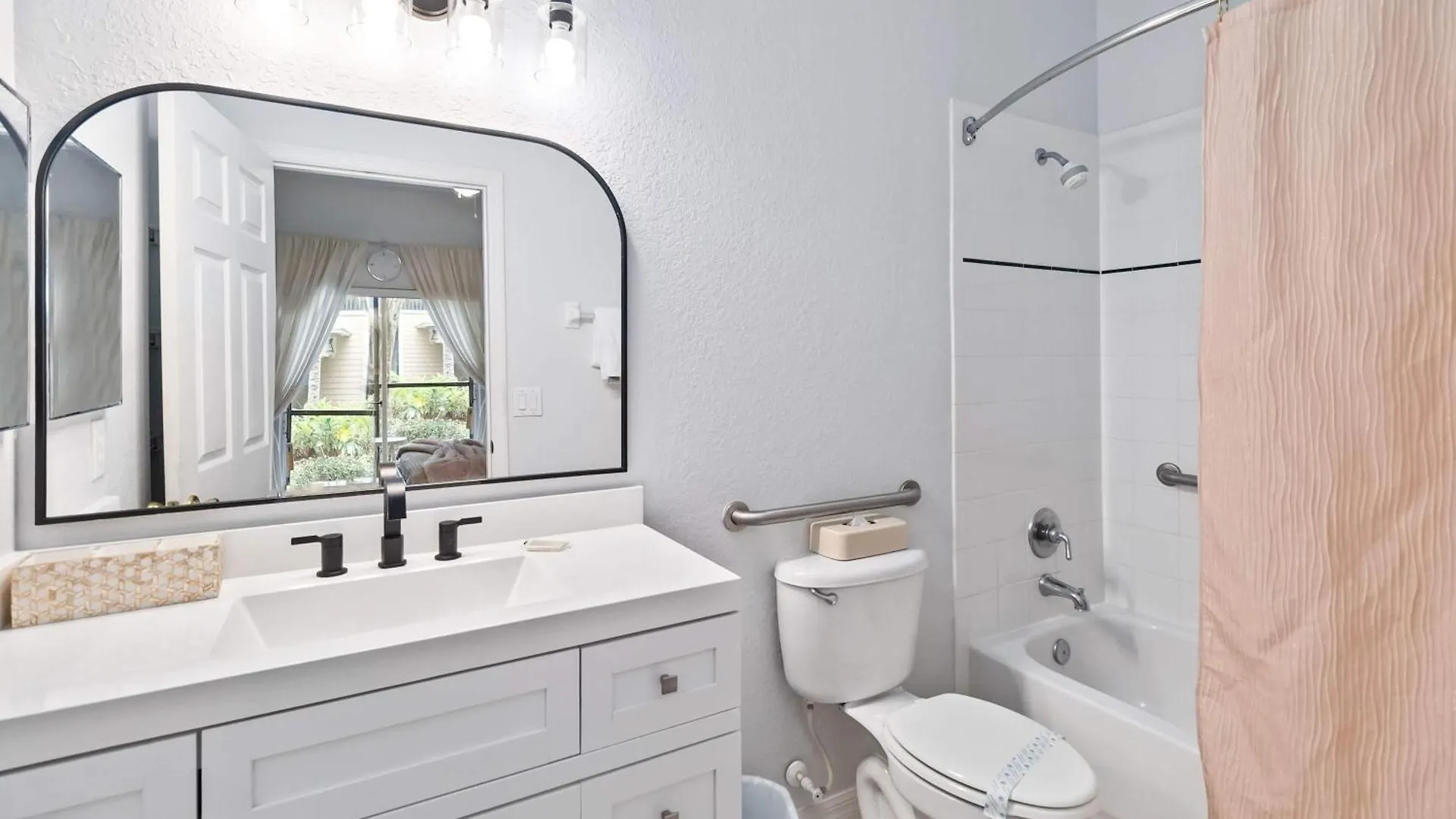 Classic Themed On Ground Floor Holiday home Kissimmee