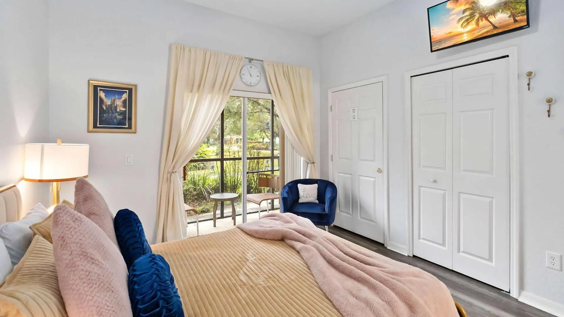 Classic Themed On Ground Floor Holiday home