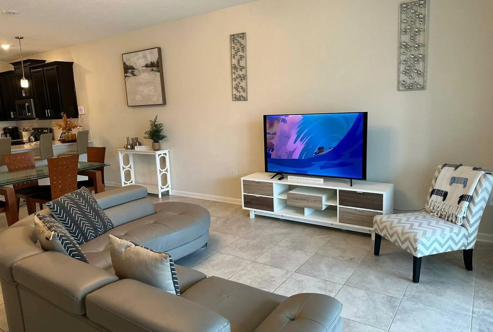Fabulous 3 Bedroom With Game Holiday home *