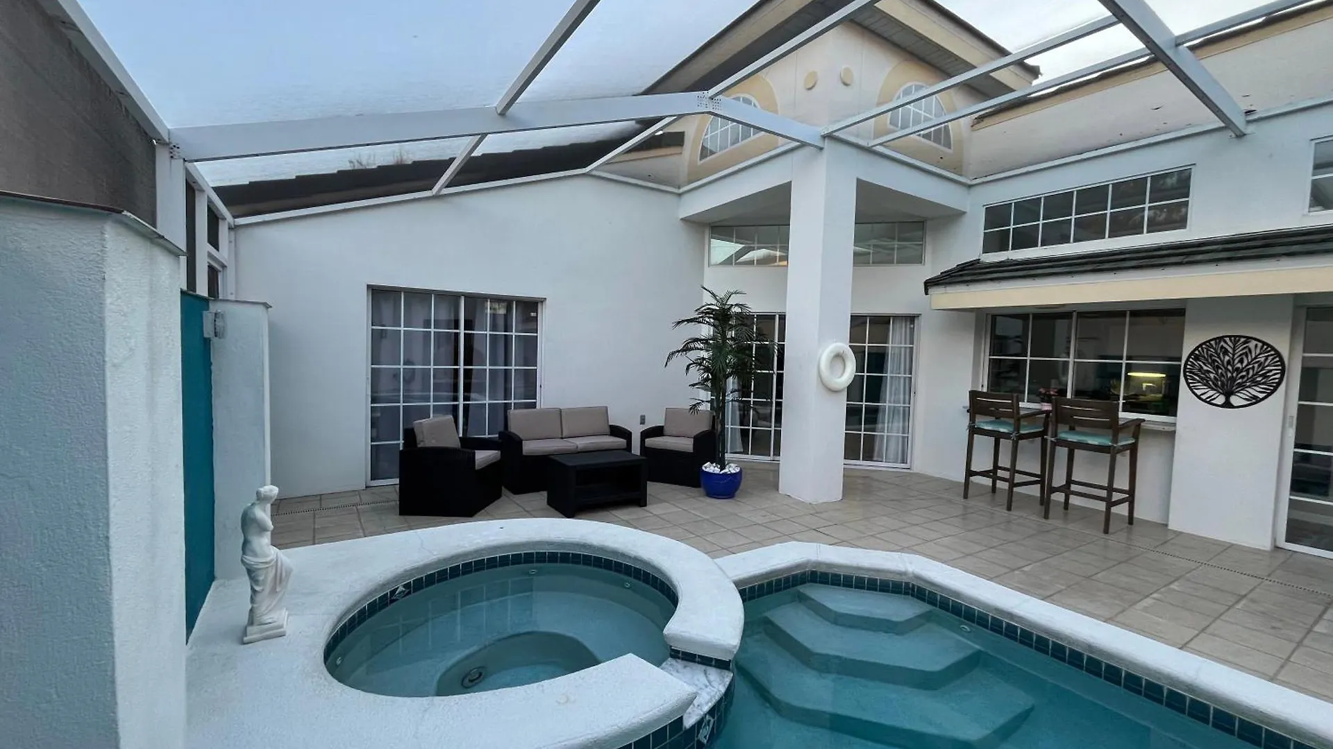 Sunshine Retreat Villa