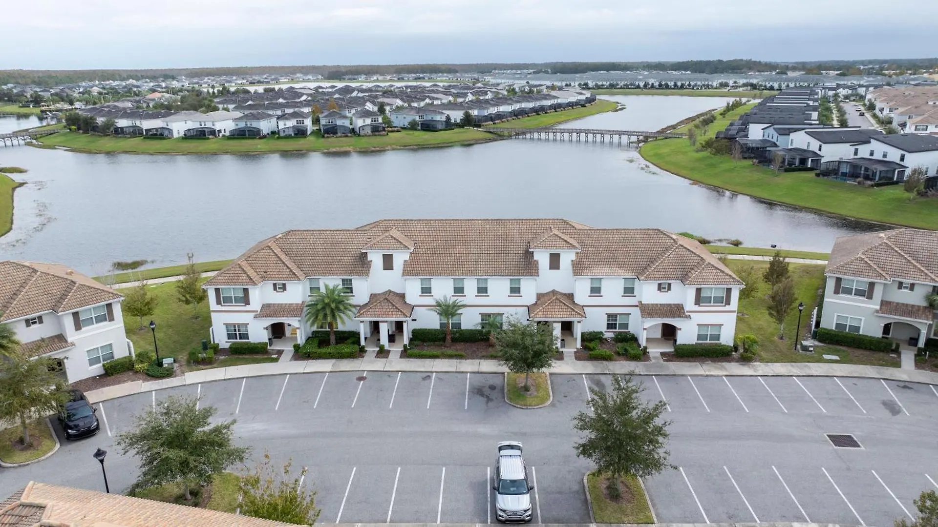 Gorgeous 4 Bedroom With Pool And View * Kissimmee