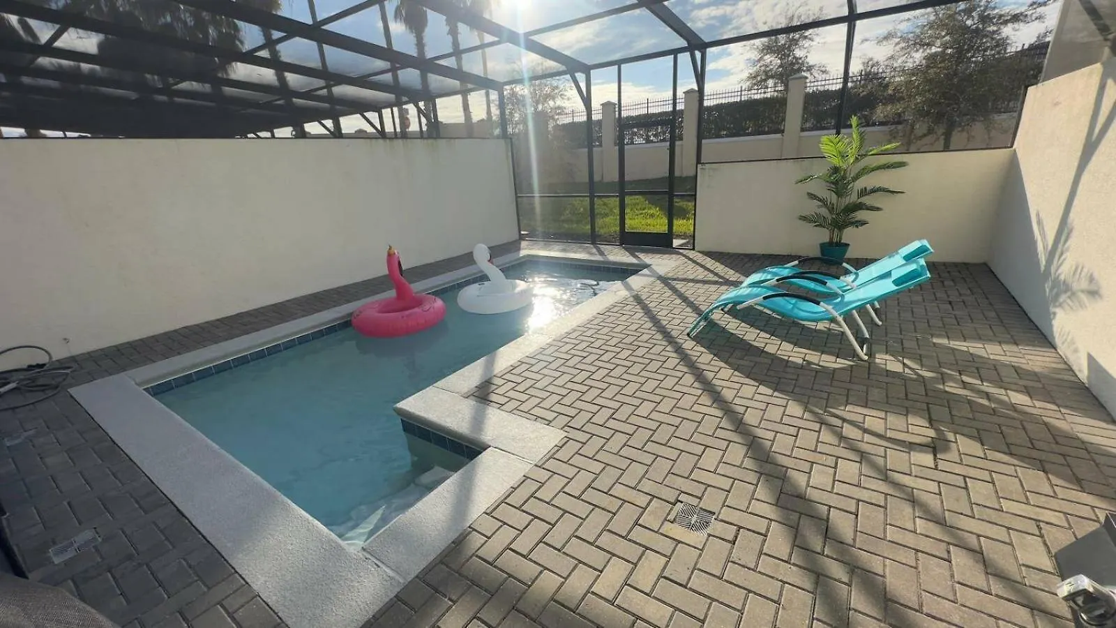 Free Water Park Private Pool Fantastic 5 Bedroom Holiday home *