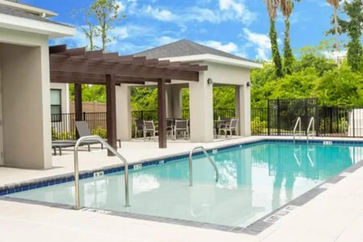 Beautiful 4 Bed3.5 Bath With Jacuzzi Сasa de vacaciones